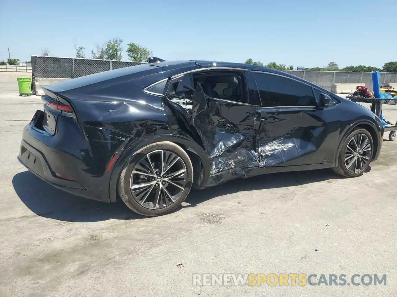 3 fotografías del automóvil dañado JTDADABU7R3013225 TOYOTA PRIUS 2024