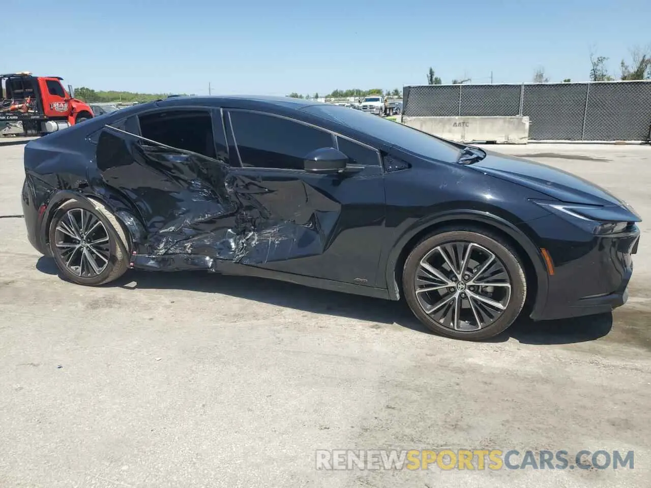 4 fotografías del automóvil dañado JTDADABU7R3013225 TOYOTA PRIUS 2024