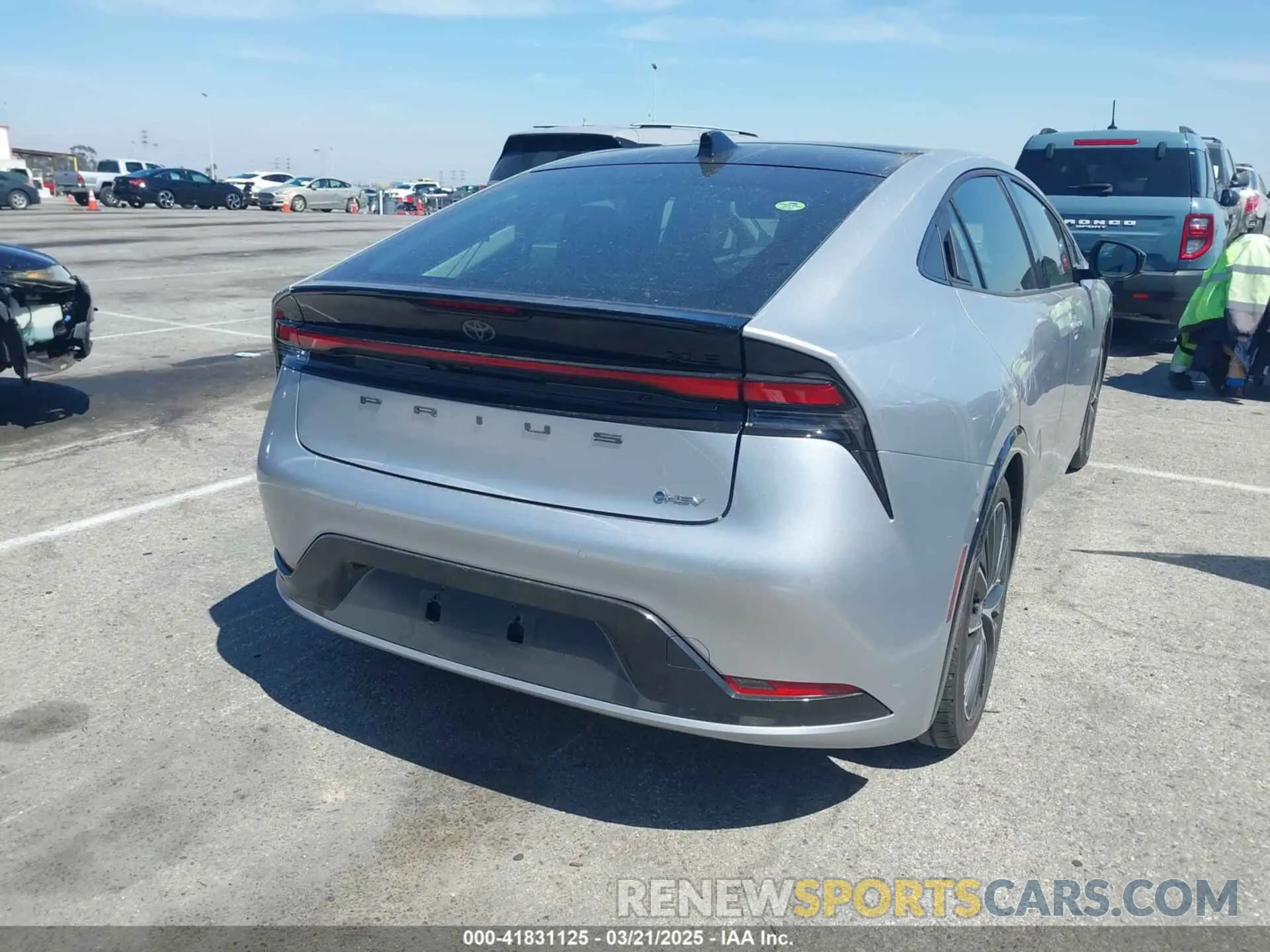 4 fotografías del automóvil dañado JTDACAAU5S3050686 TOYOTA PRIUS 2025