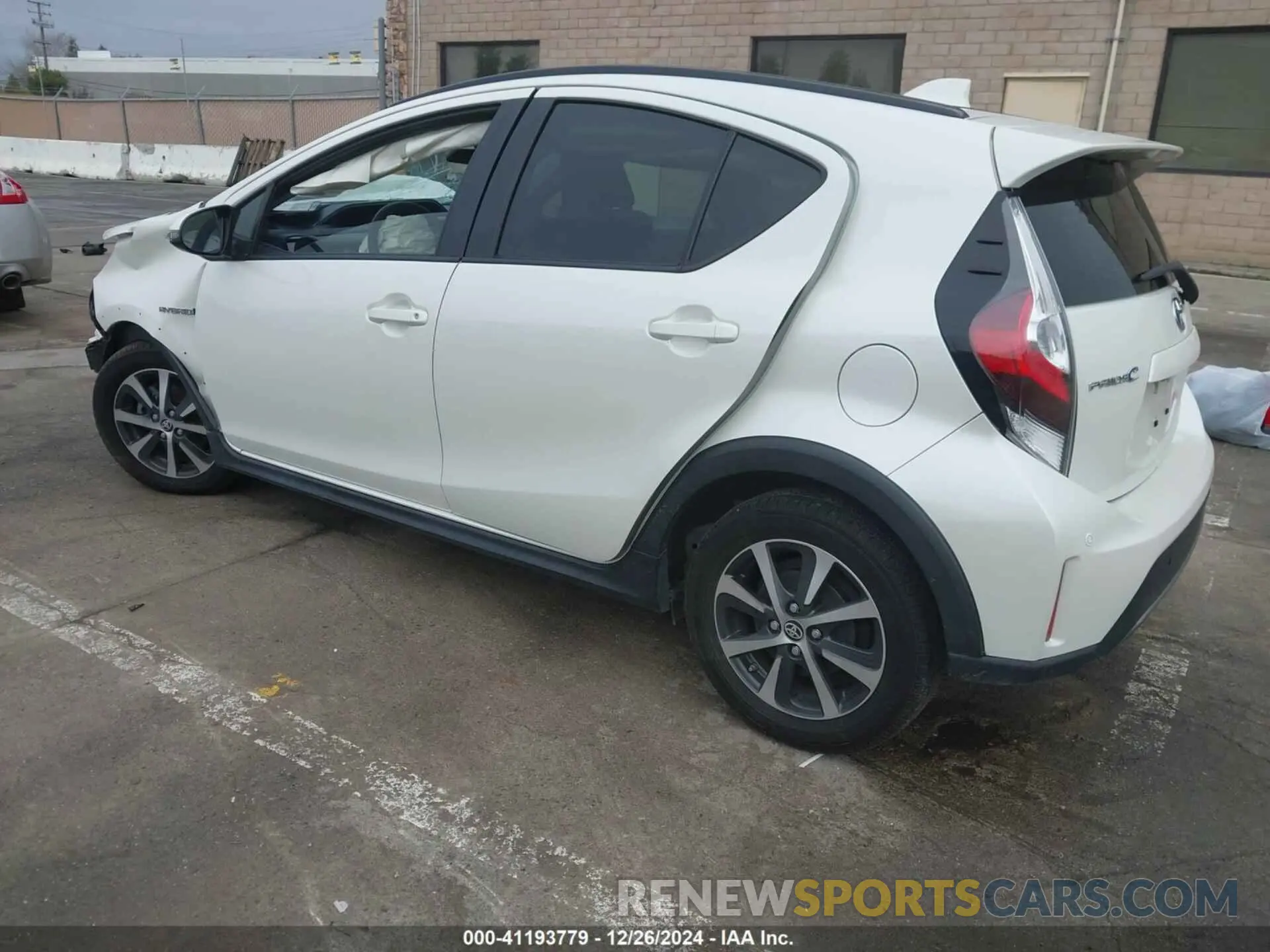 3 fotografías del automóvil dañado JTDKDTB30K1620866 TOYOTA PRIUS C 2019
