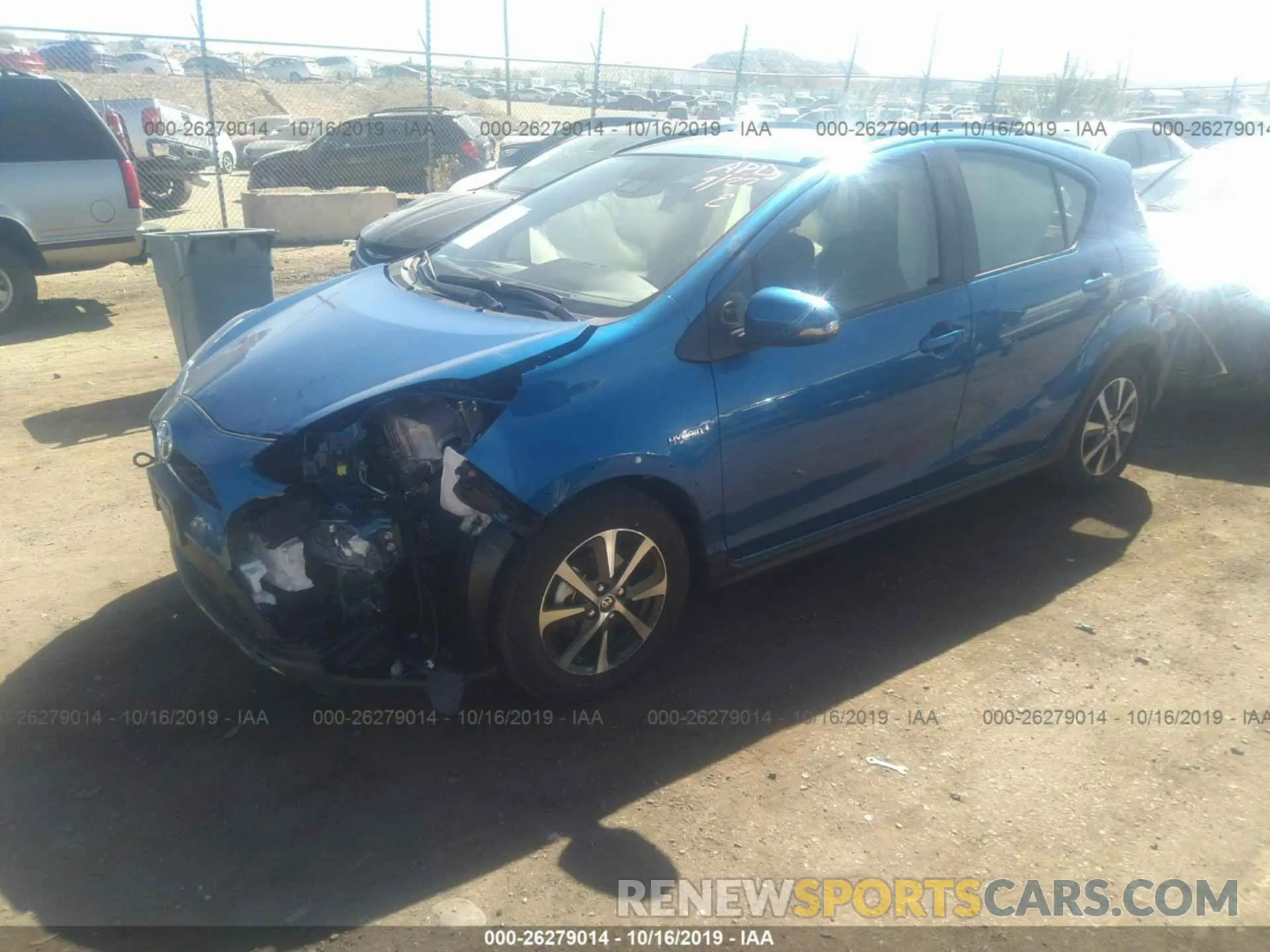 2 fotografías del automóvil dañado JTDKDTB33K1623146 TOYOTA PRIUS C 2019