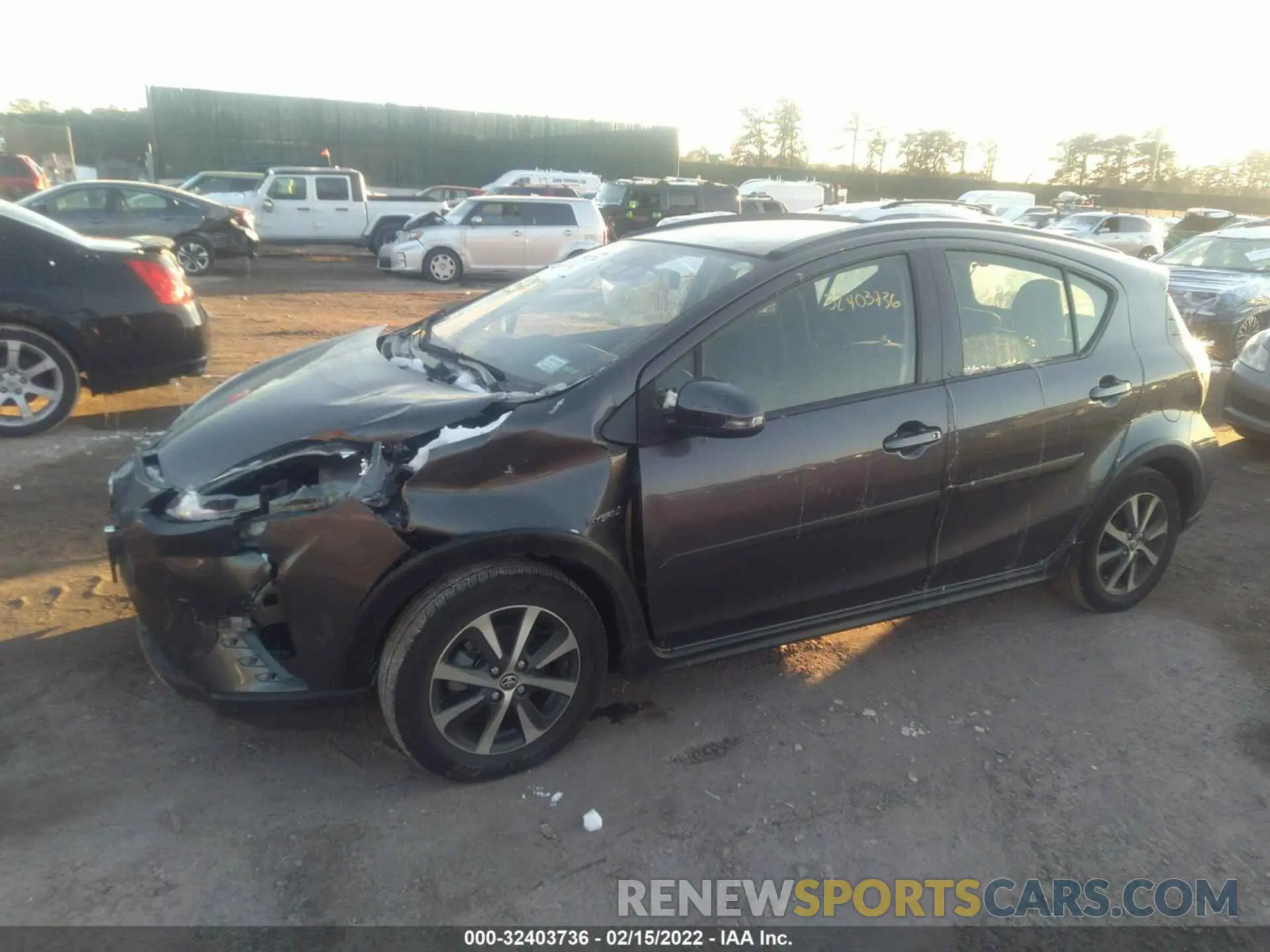2 fotografías del automóvil dañado JTDKDTB33K1623826 TOYOTA PRIUS C 2019