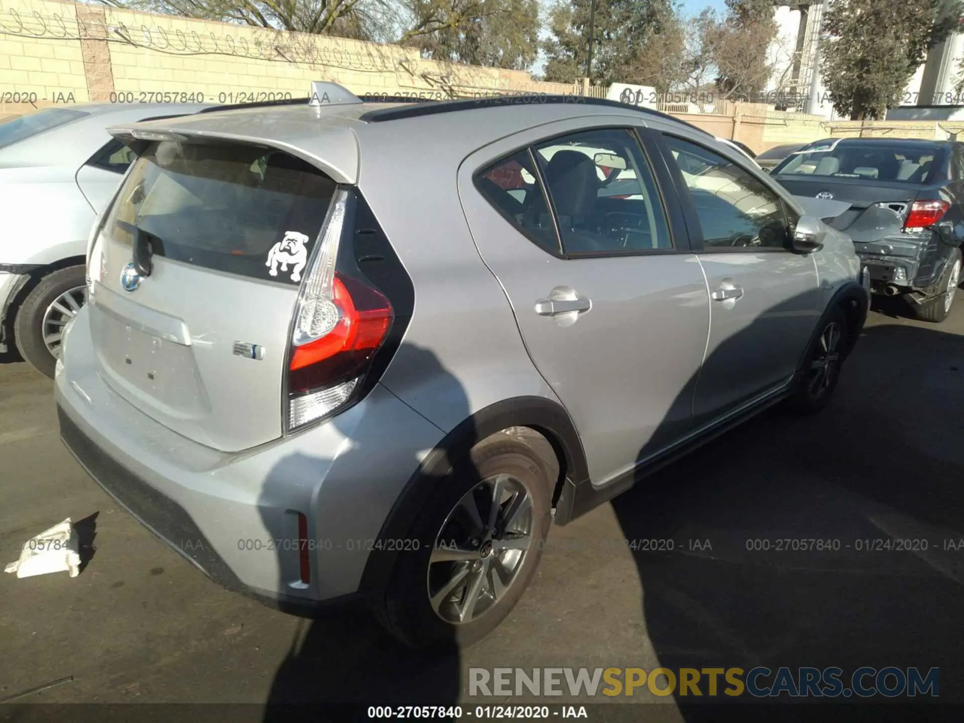 4 fotografías del automóvil dañado JTDKDTB33K1626421 TOYOTA PRIUS C 2019