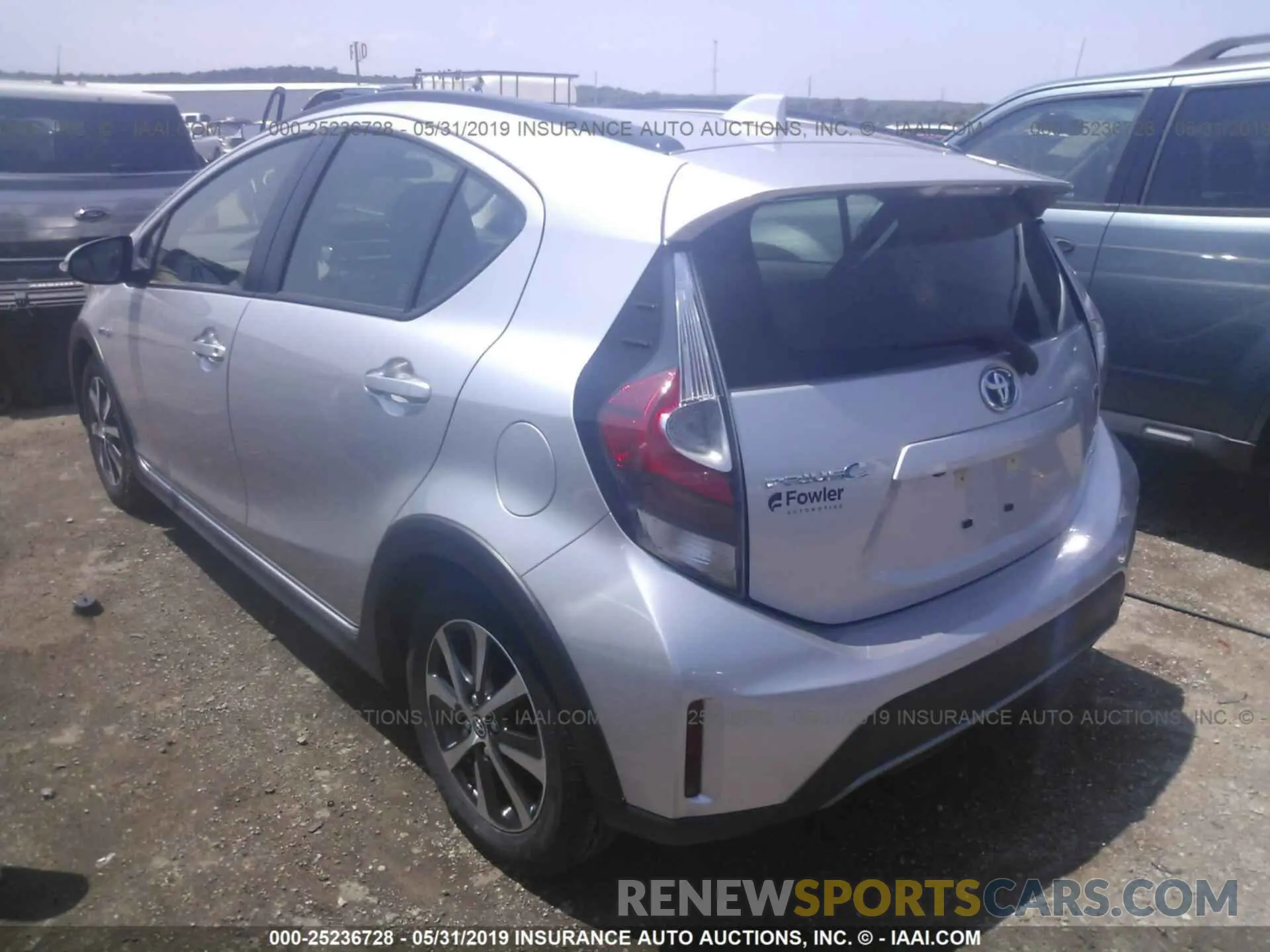 3 fotografías del automóvil dañado JTDKDTB34K1620725 TOYOTA PRIUS C 2019
