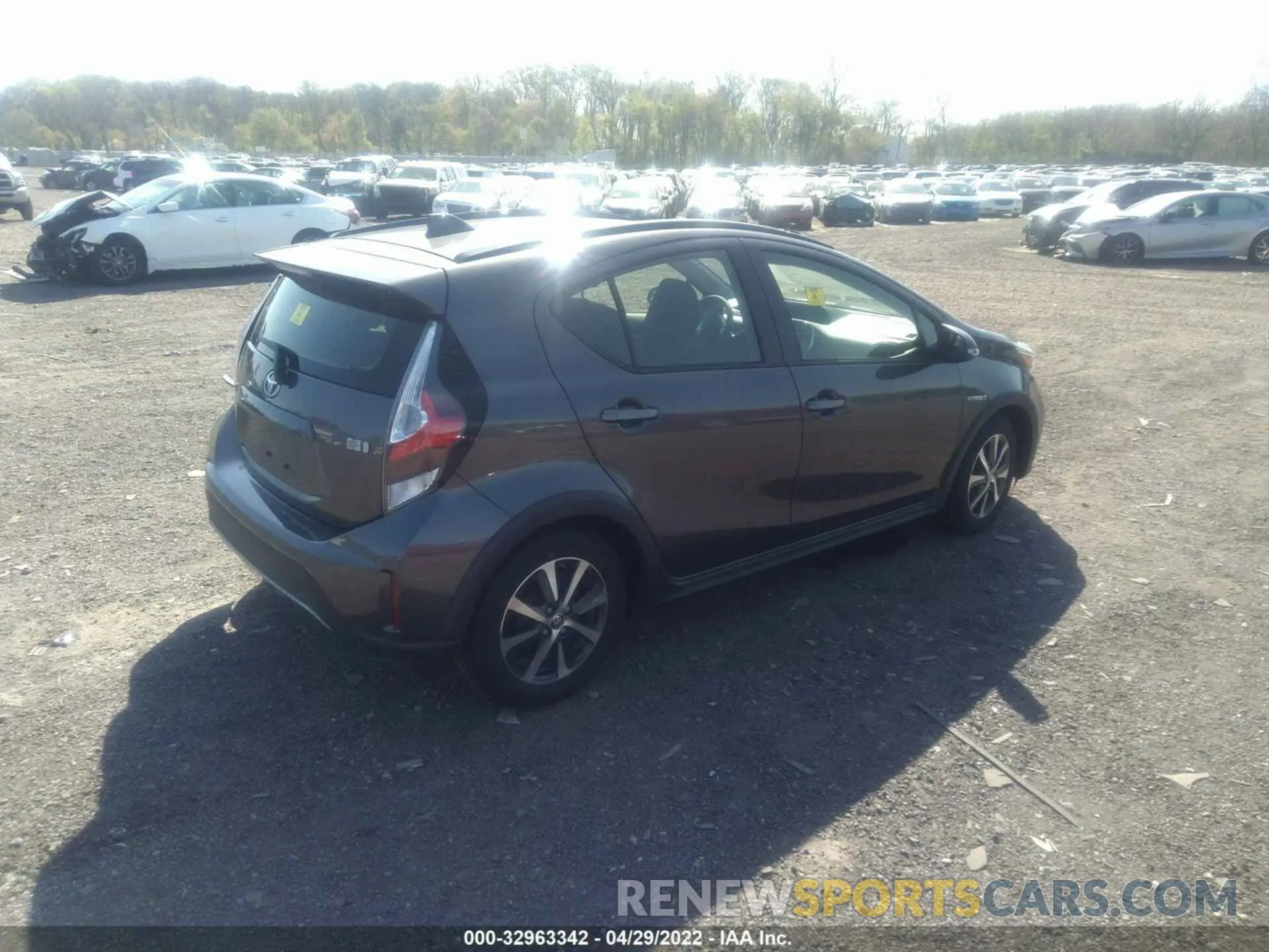4 fotografías del automóvil dañado JTDKDTB34K1623737 TOYOTA PRIUS C 2019