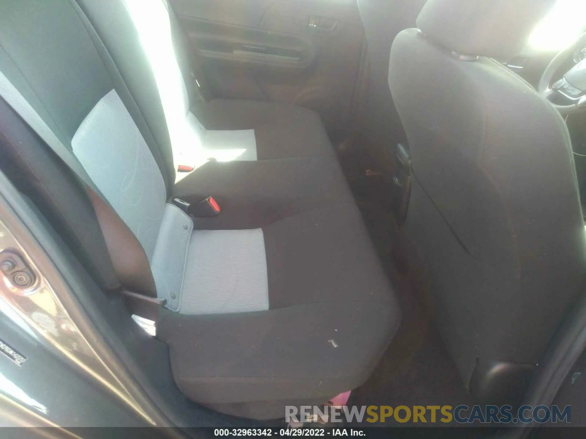 8 fotografías del automóvil dañado JTDKDTB34K1623737 TOYOTA PRIUS C 2019
