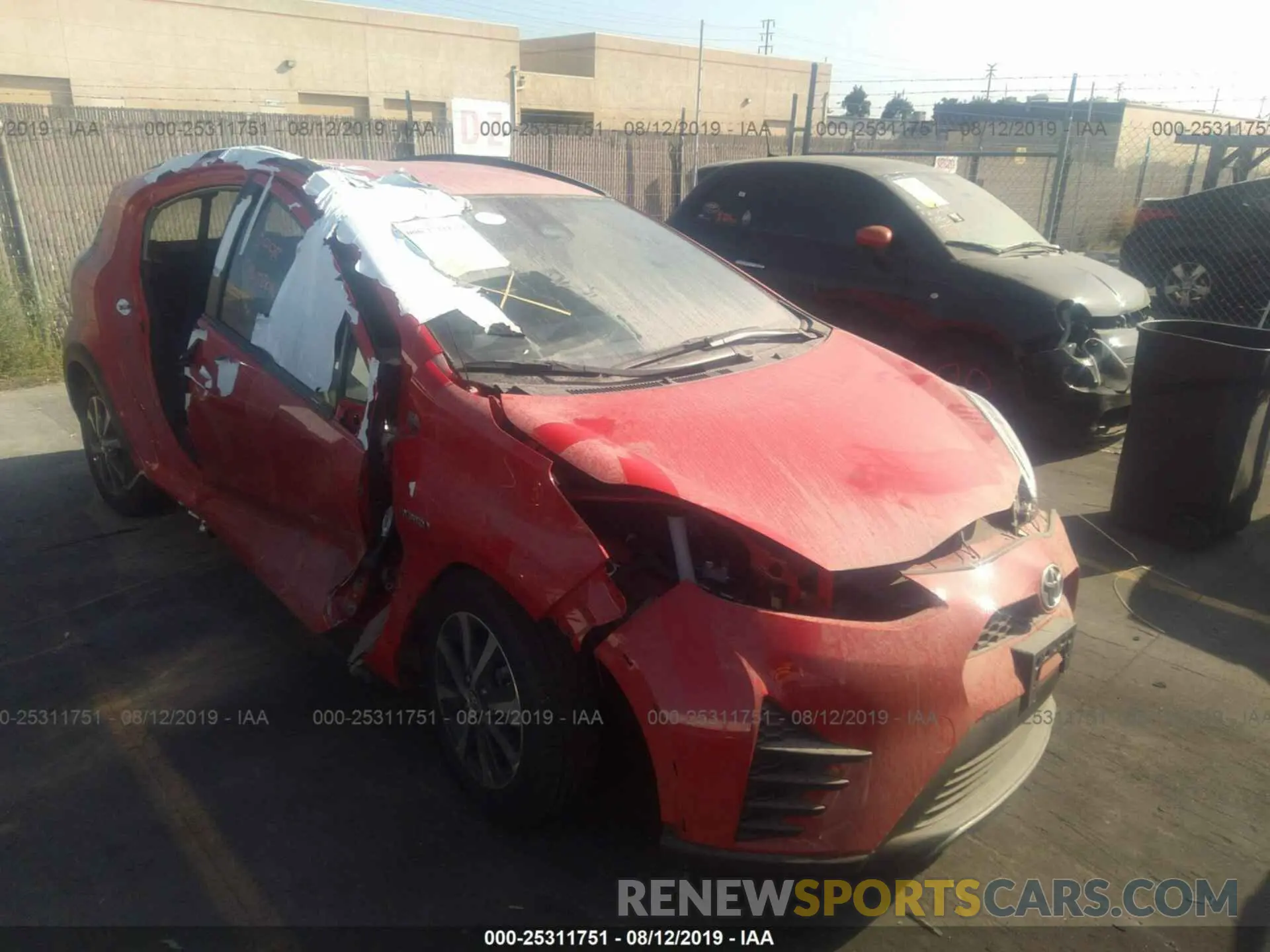 1 fotografías del automóvil dañado JTDKDTB35K1620460 TOYOTA PRIUS C 2019