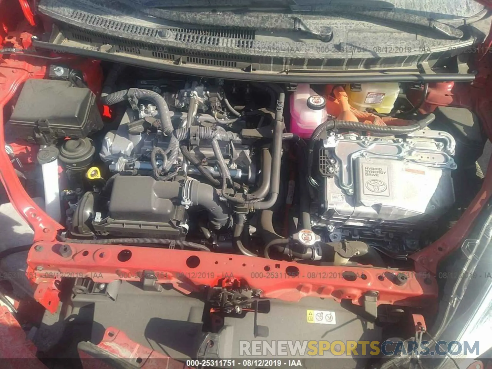 10 fotografías del automóvil dañado JTDKDTB35K1620460 TOYOTA PRIUS C 2019