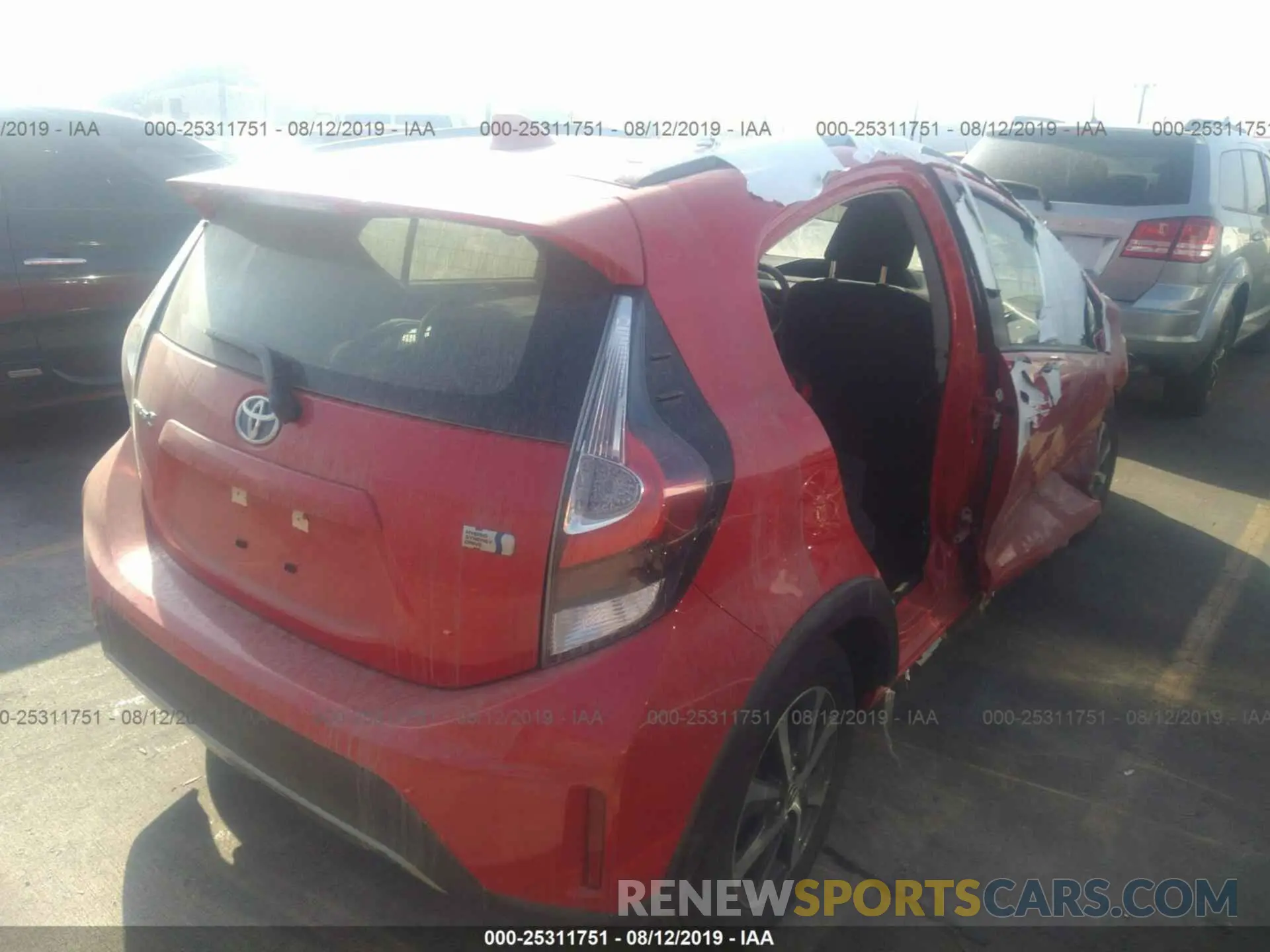 4 fotografías del automóvil dañado JTDKDTB35K1620460 TOYOTA PRIUS C 2019