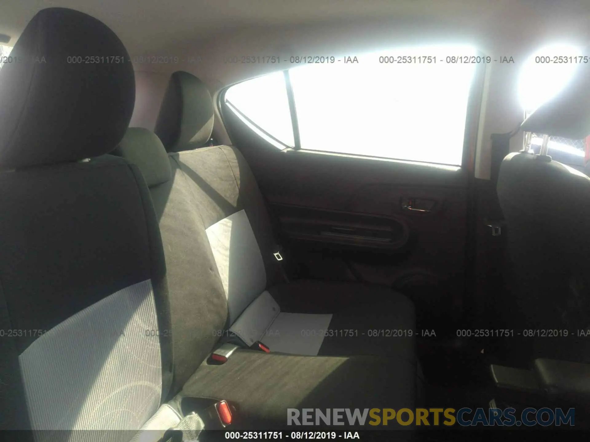 8 fotografías del automóvil dañado JTDKDTB35K1620460 TOYOTA PRIUS C 2019