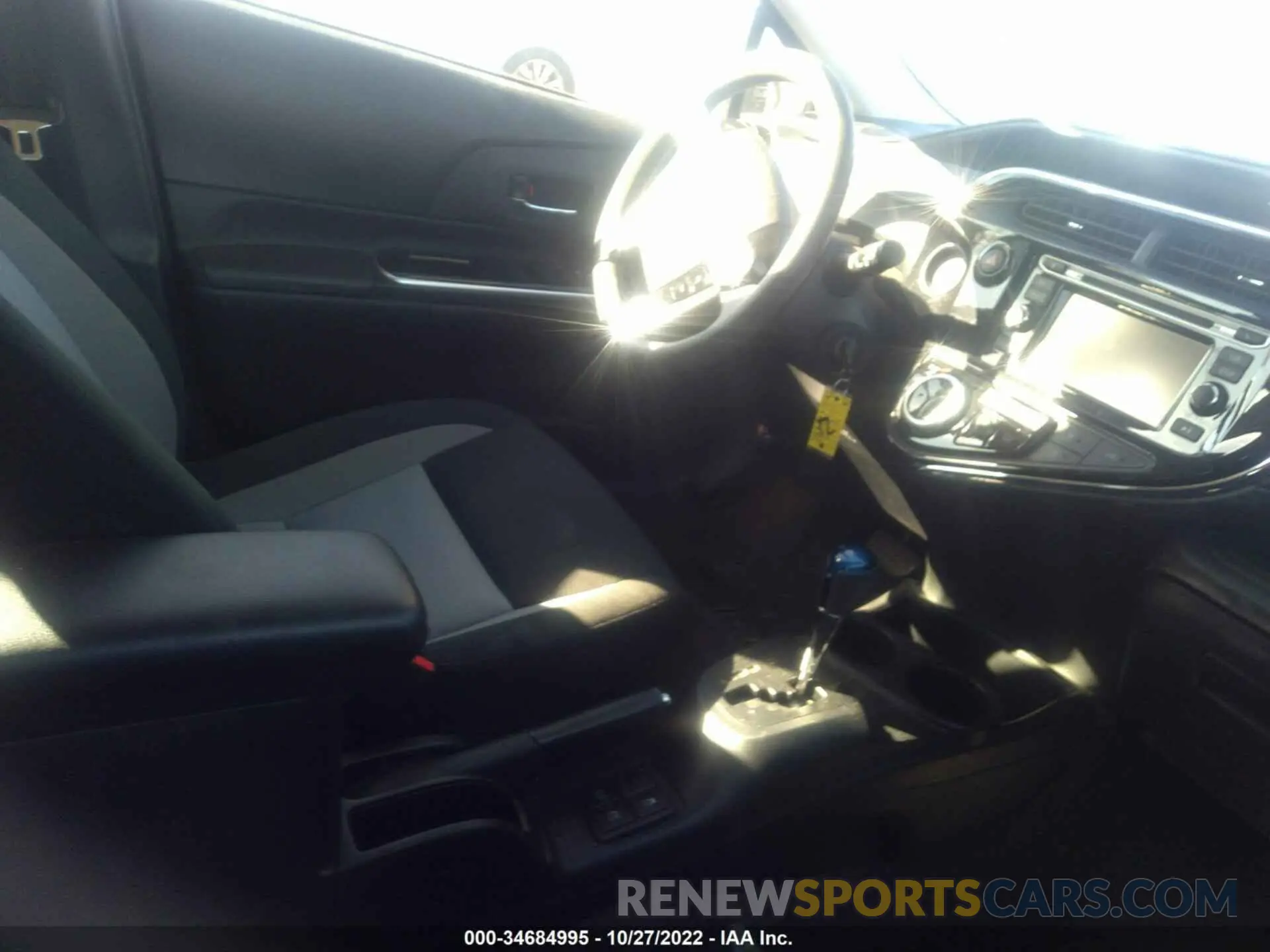 5 fotografías del automóvil dañado JTDKDTB35K1621401 TOYOTA PRIUS C 2019