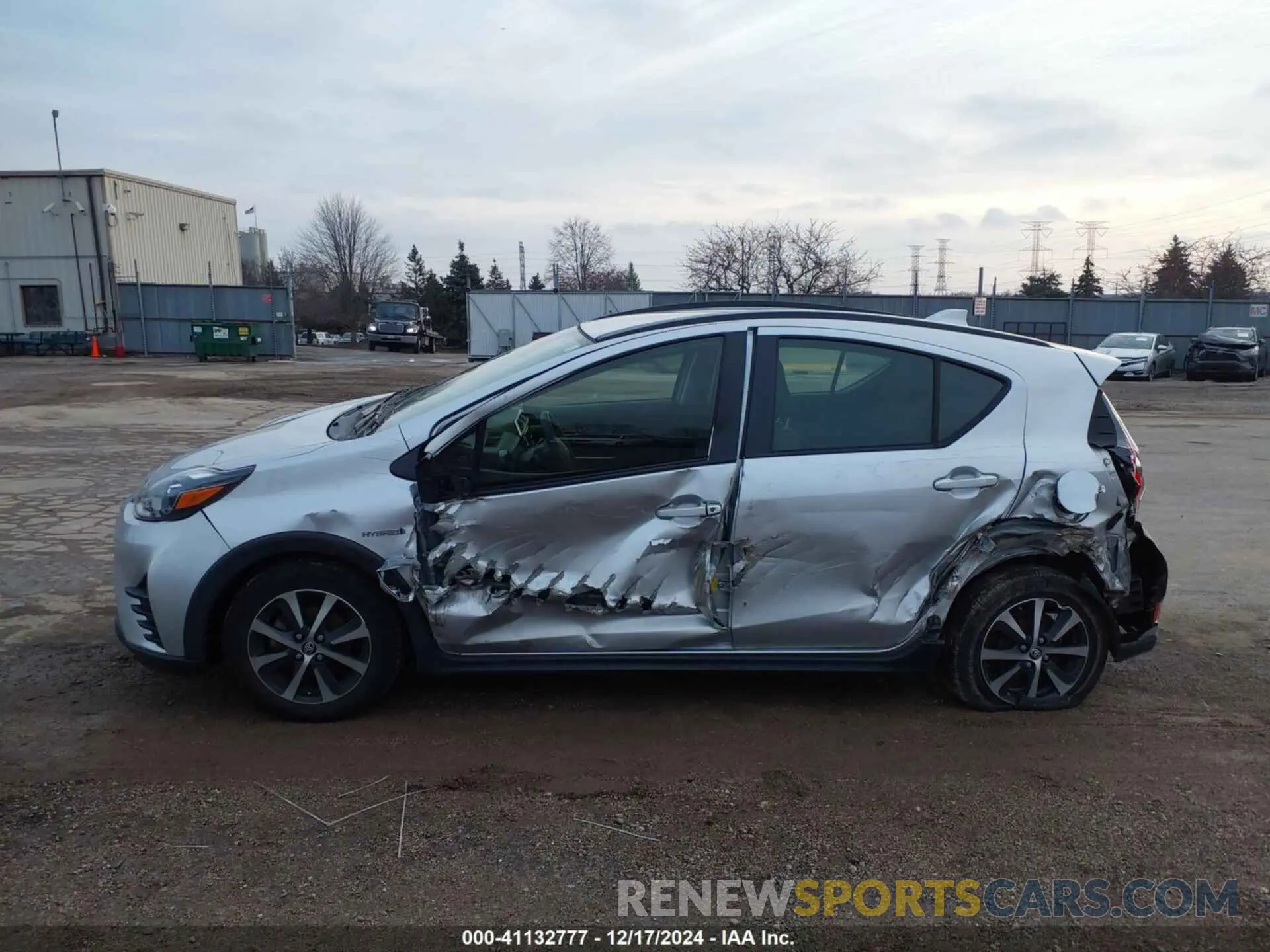 14 fotografías del automóvil dañado JTDKDTB35K1621561 TOYOTA PRIUS C 2019
