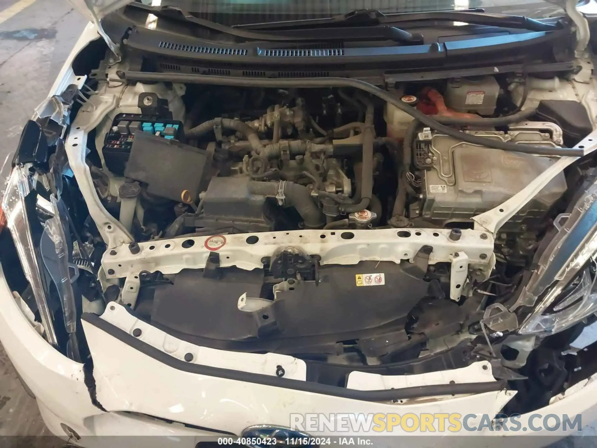 10 fotografías del automóvil dañado JTDKDTB35K1624041 TOYOTA PRIUS C 2019