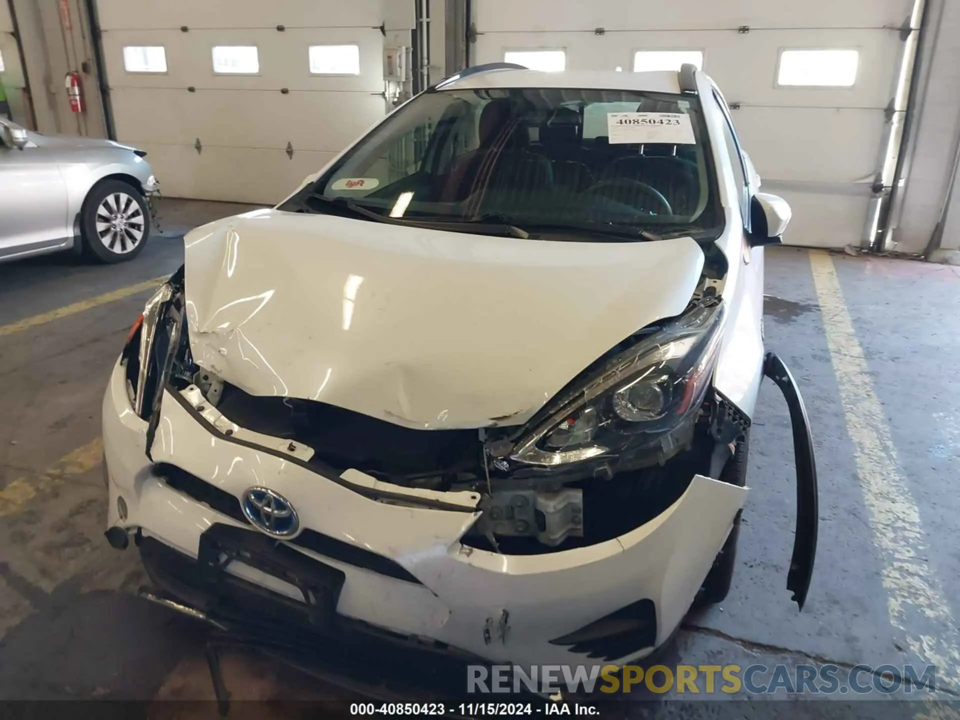 6 fotografías del automóvil dañado JTDKDTB35K1624041 TOYOTA PRIUS C 2019