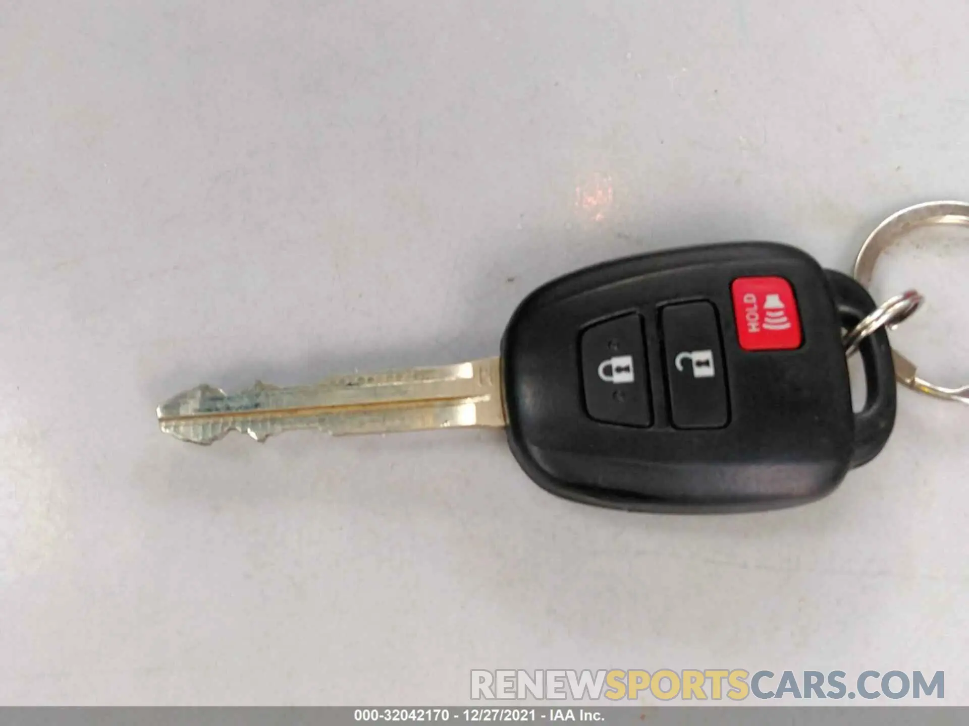 11 fotografías del automóvil dañado JTDKDTB35K1625089 TOYOTA PRIUS C 2019