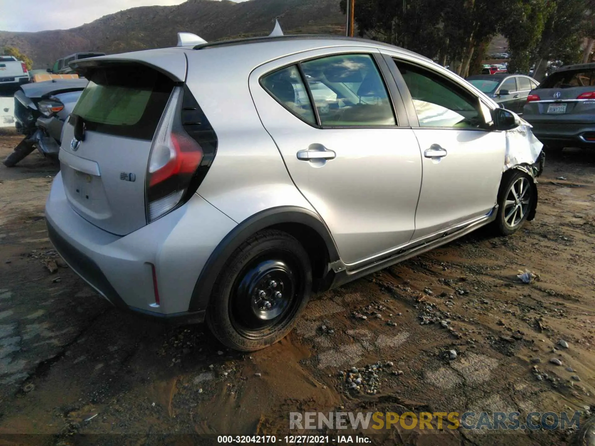 4 fotografías del automóvil dañado JTDKDTB35K1625089 TOYOTA PRIUS C 2019