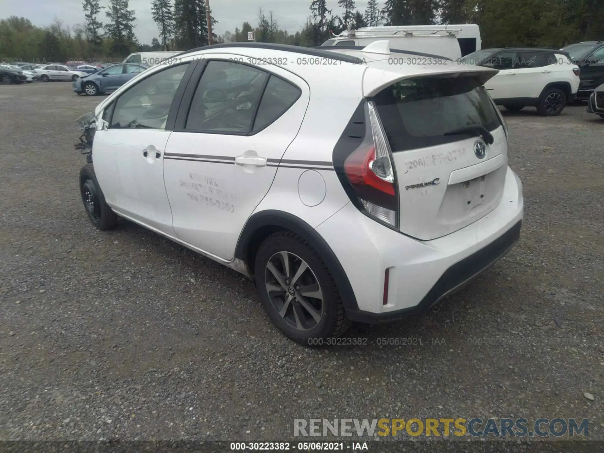 3 fotografías del automóvil dañado JTDKDTB35K1626386 TOYOTA PRIUS C 2019