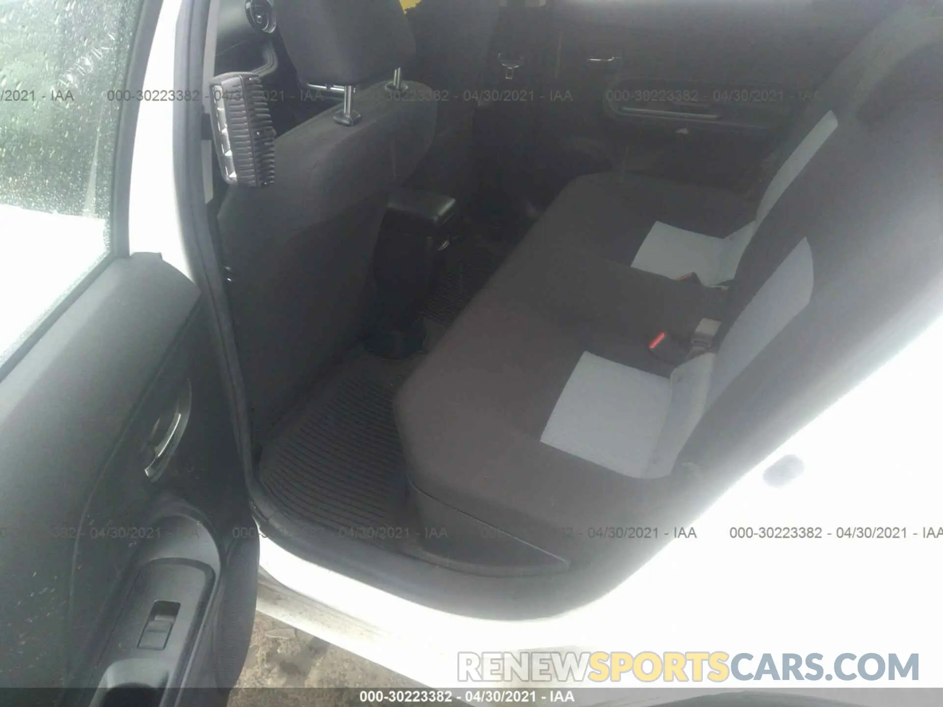 8 fotografías del automóvil dañado JTDKDTB35K1626386 TOYOTA PRIUS C 2019
