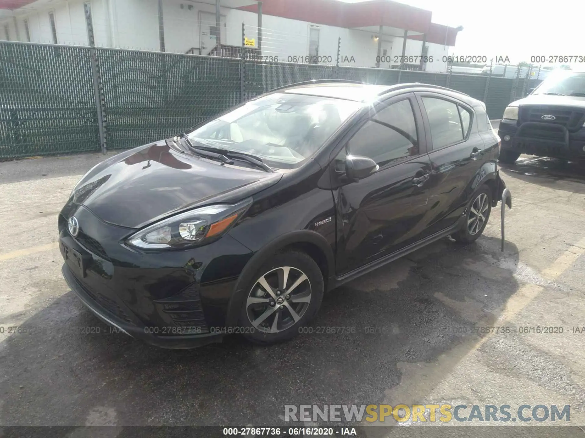 2 fotografías del automóvil dañado JTDKDTB36K1622718 TOYOTA PRIUS C 2019