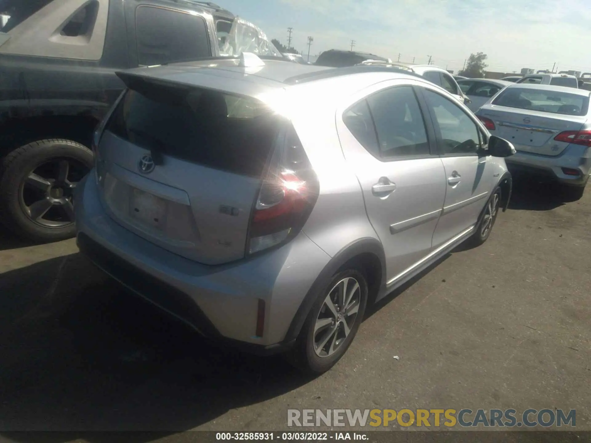 4 fotografías del automóvil dañado JTDKDTB37K1621786 TOYOTA PRIUS C 2019