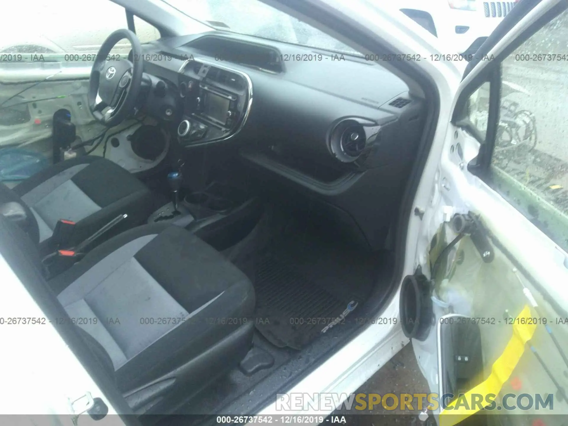 5 fotografías del automóvil dañado JTDKDTB37K1624266 TOYOTA PRIUS C 2019