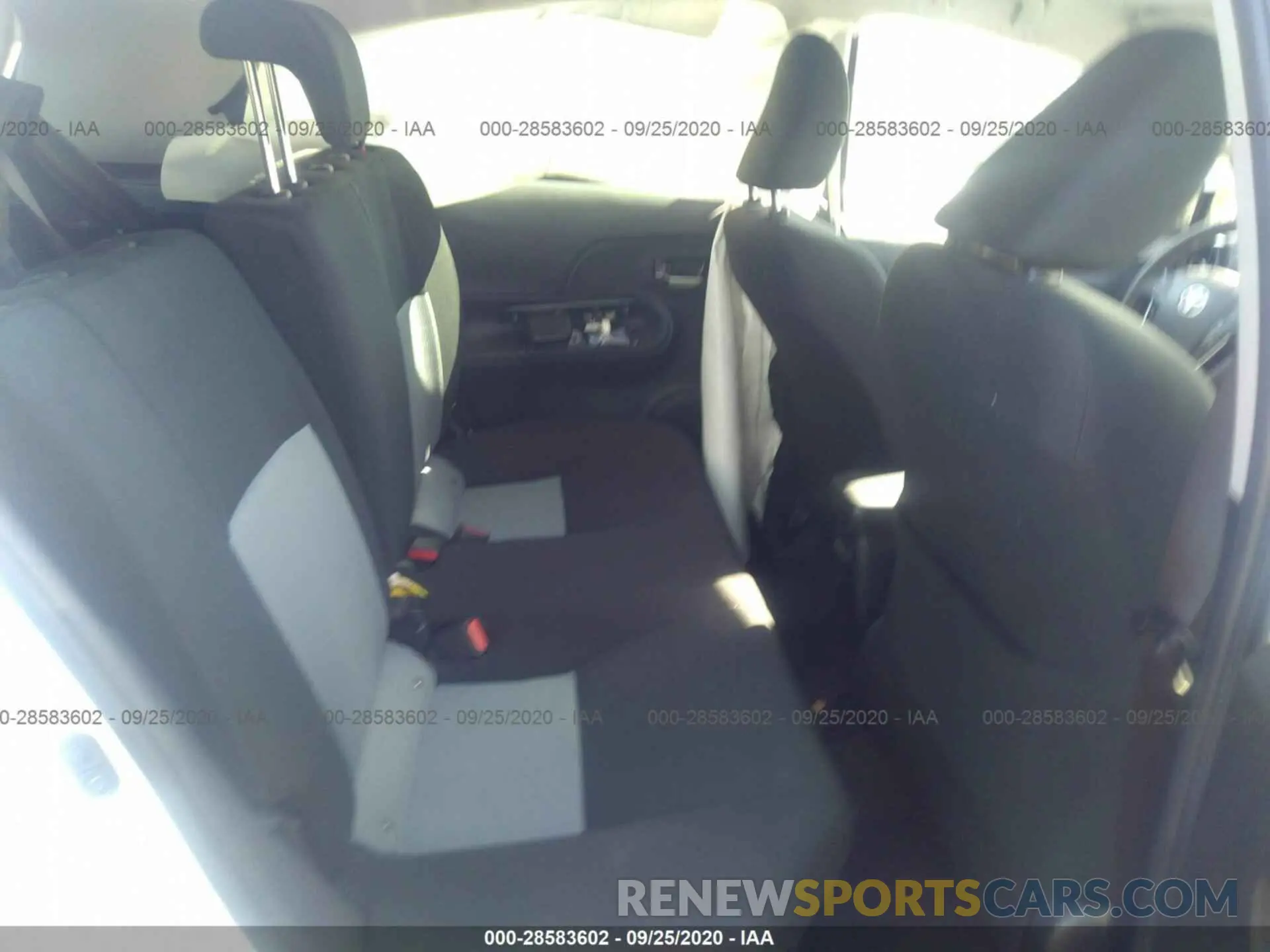 8 fotografías del automóvil dañado JTDKDTB37K1625658 TOYOTA PRIUS C 2019