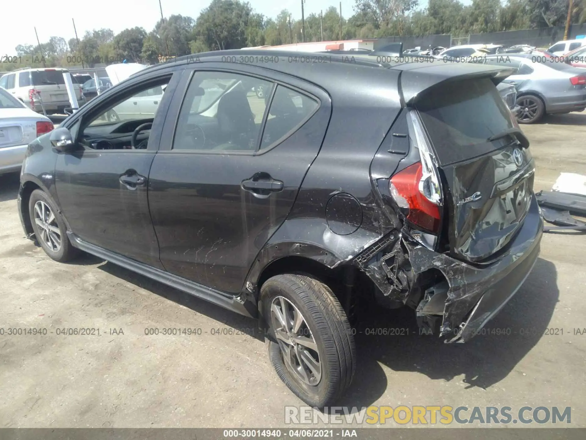 3 fotografías del automóvil dañado JTDKDTB38K1622946 TOYOTA PRIUS C 2019
