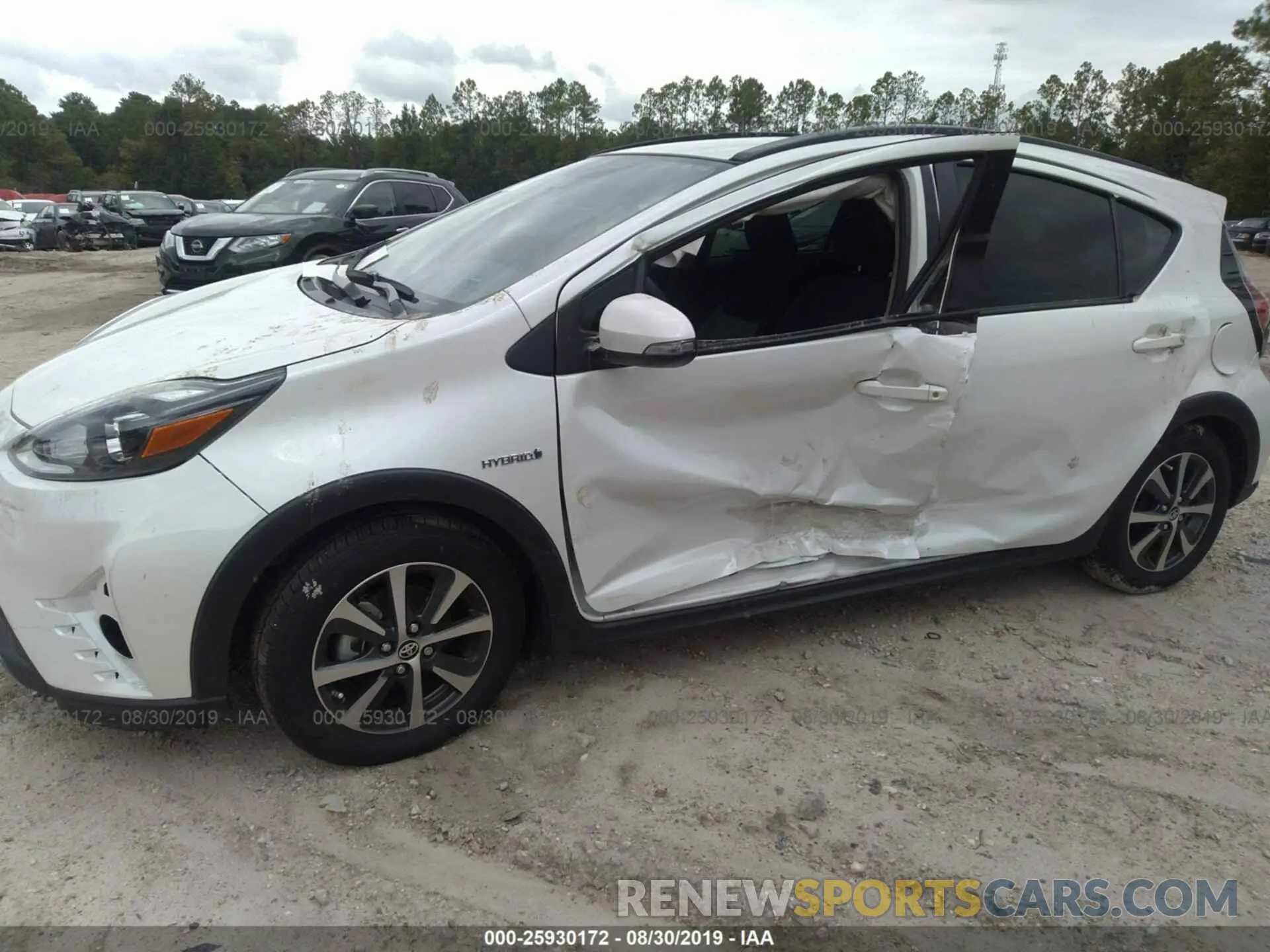 2 fotografías del automóvil dañado JTDKDTB38K1625801 TOYOTA PRIUS C 2019