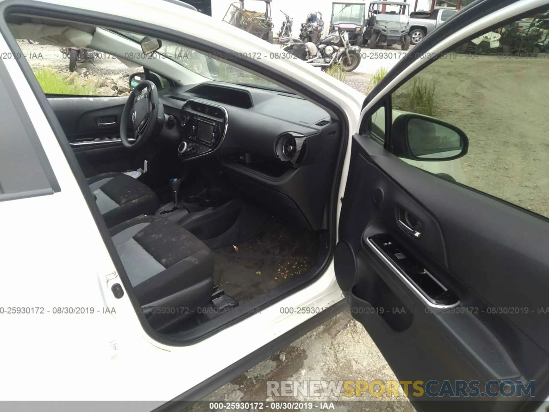 5 fotografías del automóvil dañado JTDKDTB38K1625801 TOYOTA PRIUS C 2019