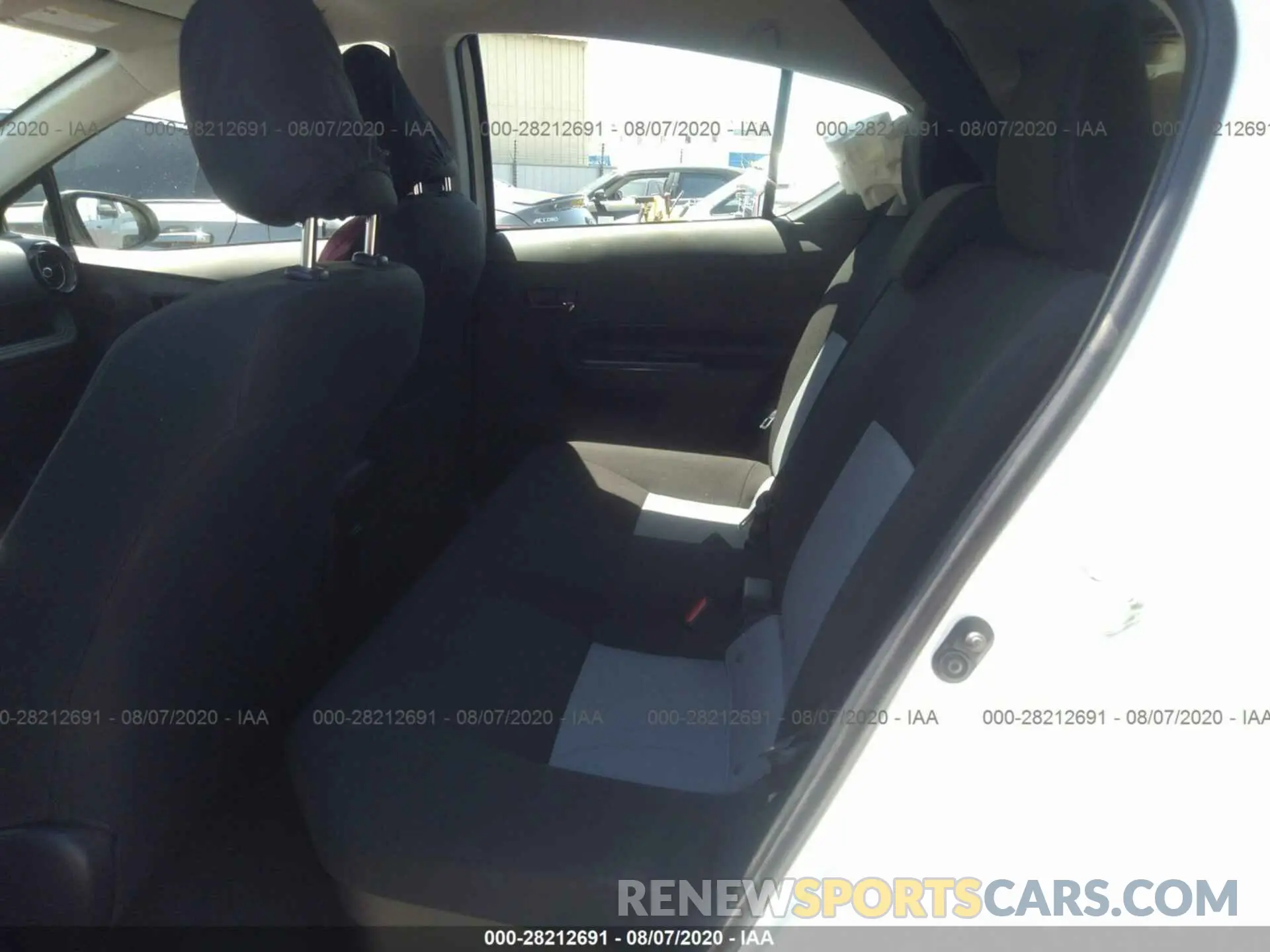 8 fotografías del automóvil dañado JTDKDTB39K1621031 TOYOTA PRIUS C 2019