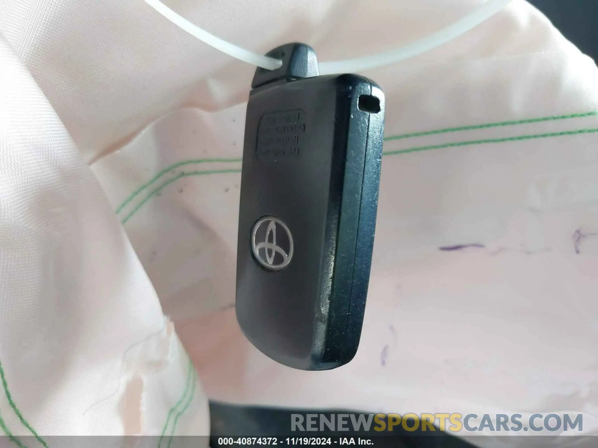 11 fotografías del automóvil dañado JTDKDTB39K1622874 TOYOTA PRIUS C 2019