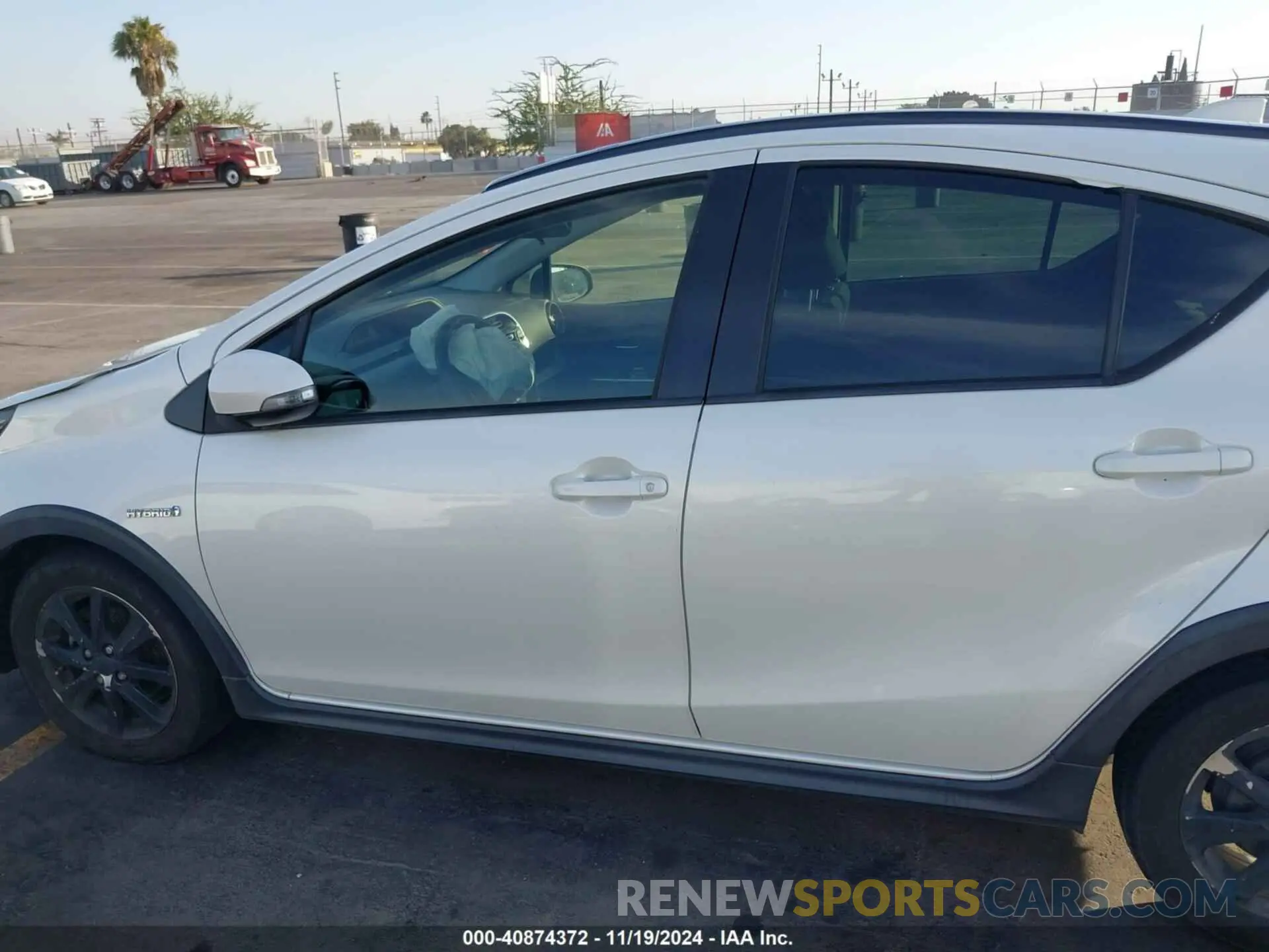 15 fotografías del automóvil dañado JTDKDTB39K1622874 TOYOTA PRIUS C 2019