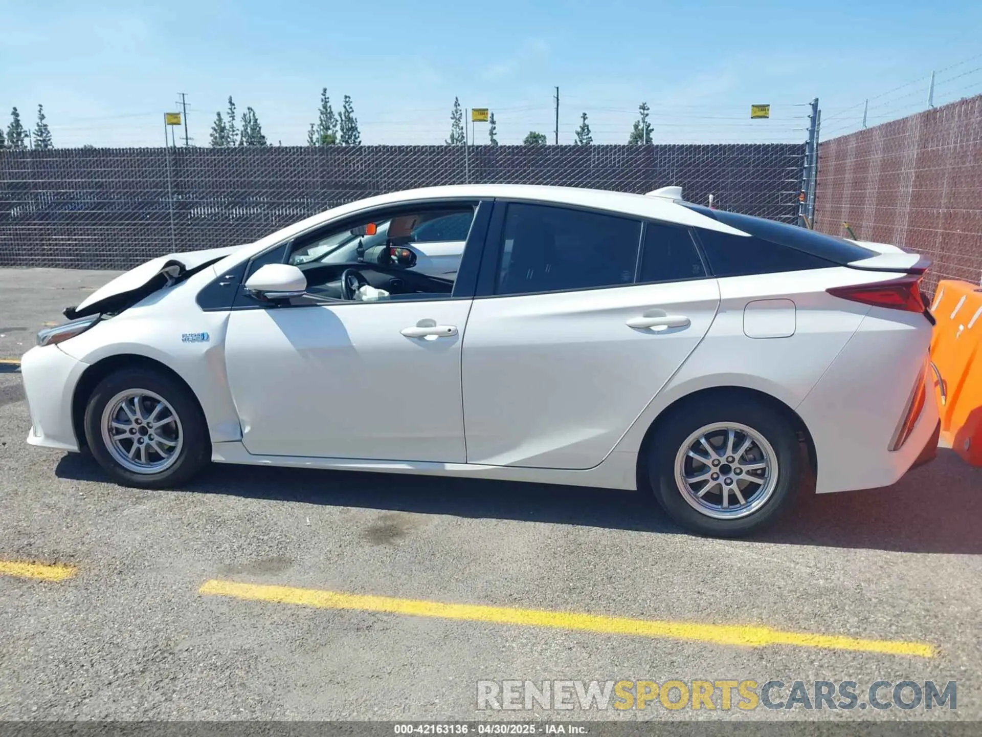 14 fotografías del automóvil dañado JTDKARFP1K3118641 TOYOTA PRIUS PRIME 2019