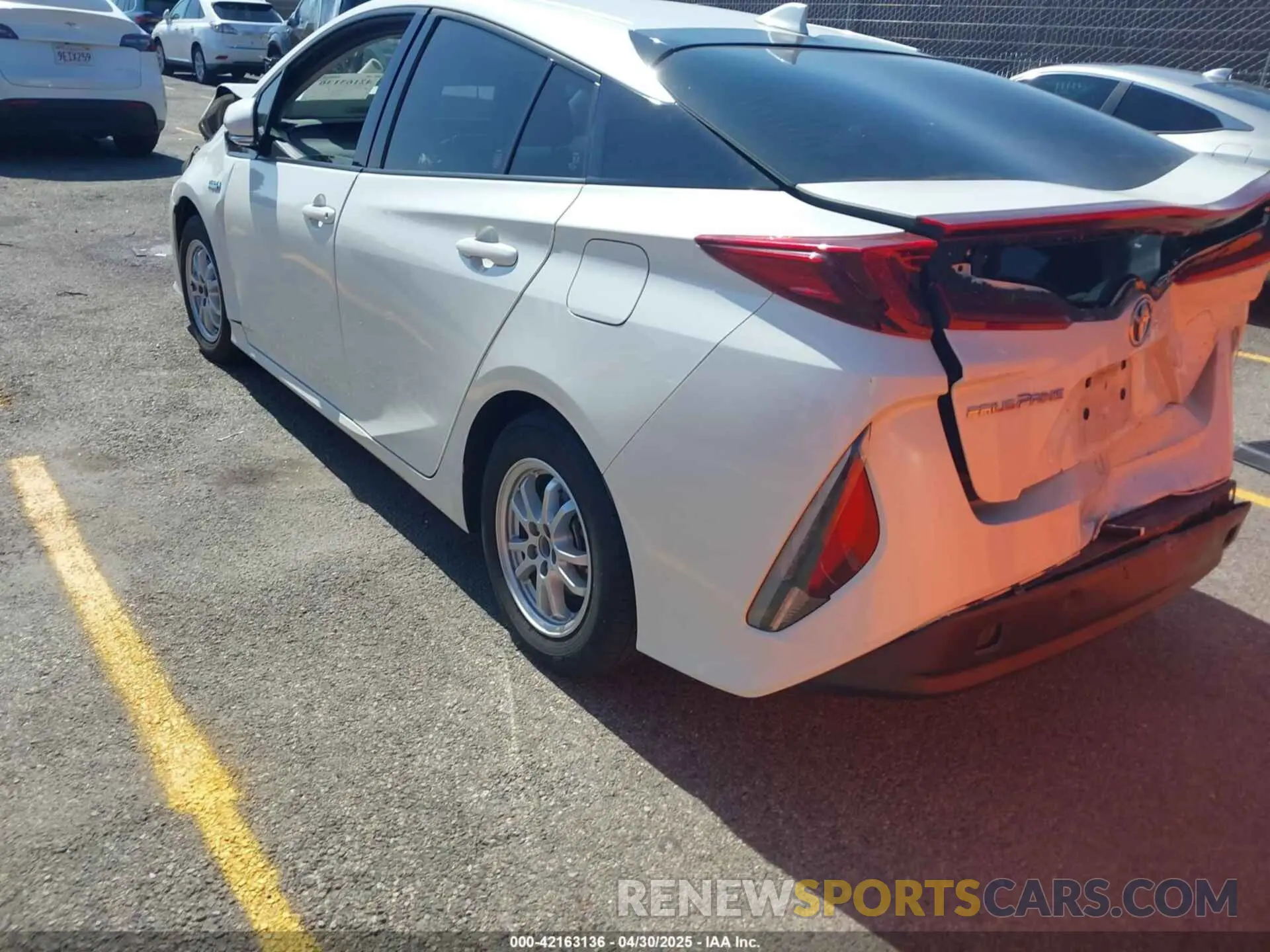 3 fotografías del automóvil dañado JTDKARFP1K3118641 TOYOTA PRIUS PRIME 2019