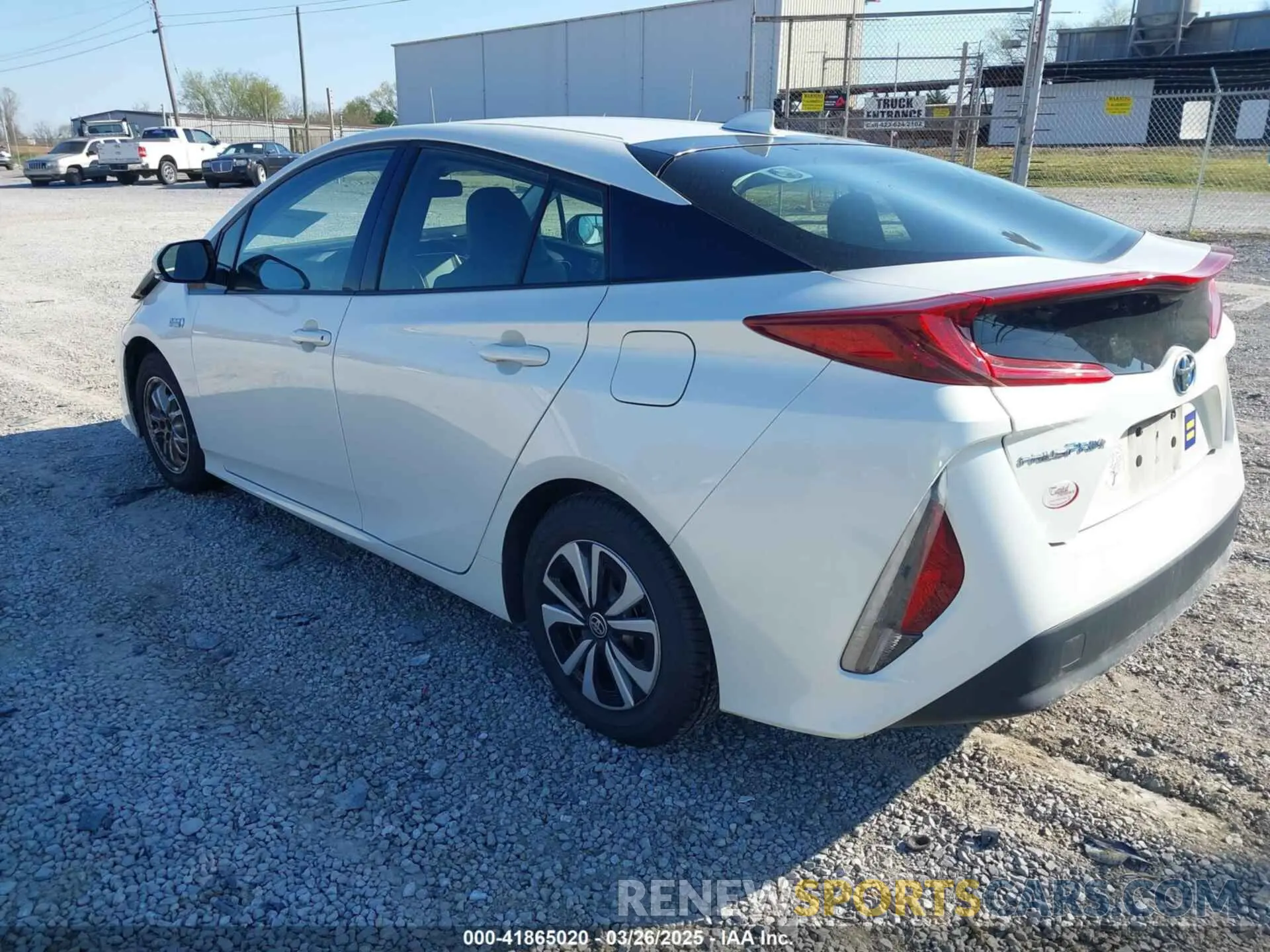 3 fotografías del automóvil dañado JTDKARFP3K3106071 TOYOTA PRIUS PRIME 2019