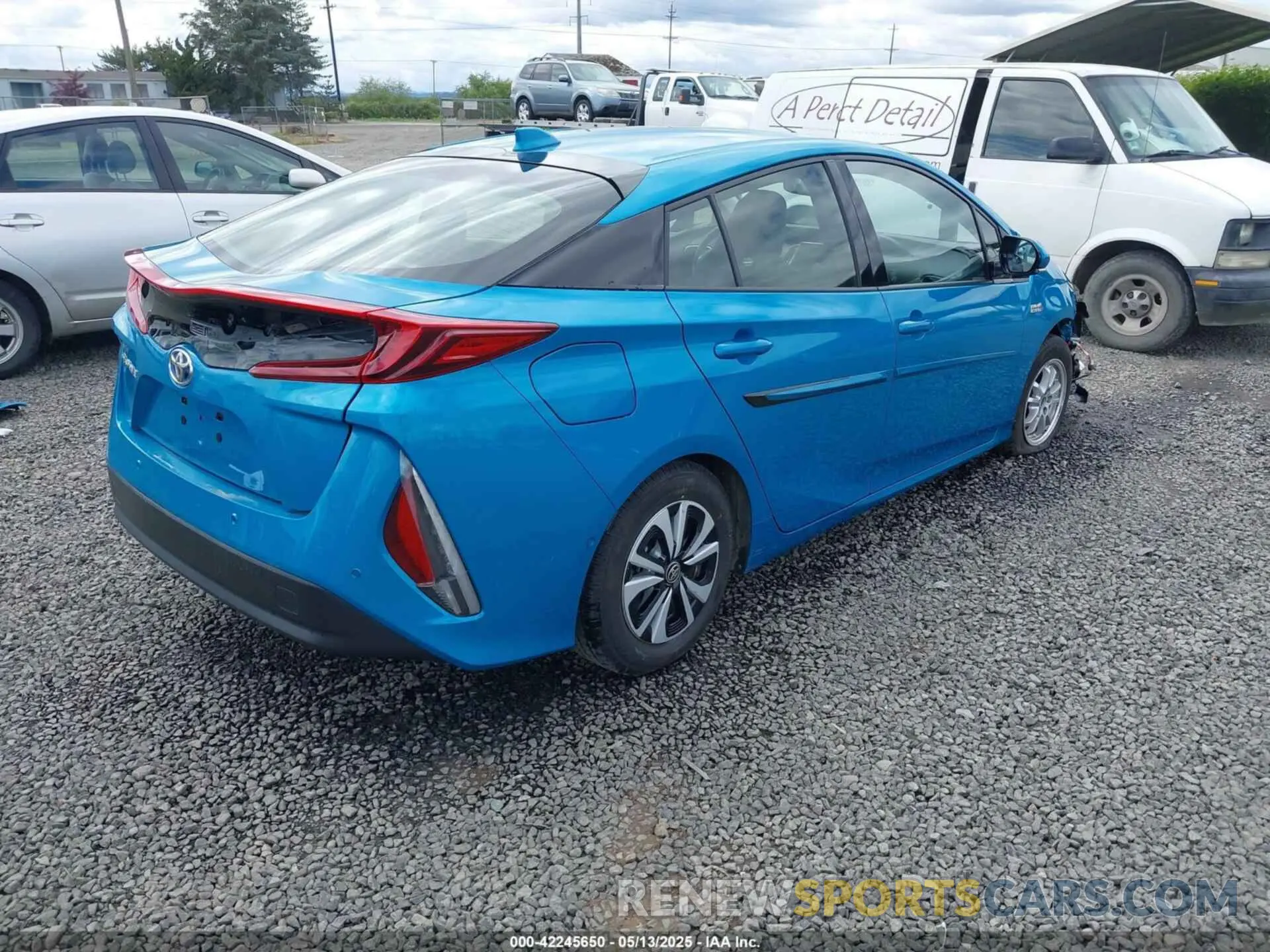 4 fotografías del automóvil dañado JTDKARFP6K3105819 TOYOTA PRIUS PRIME 2019