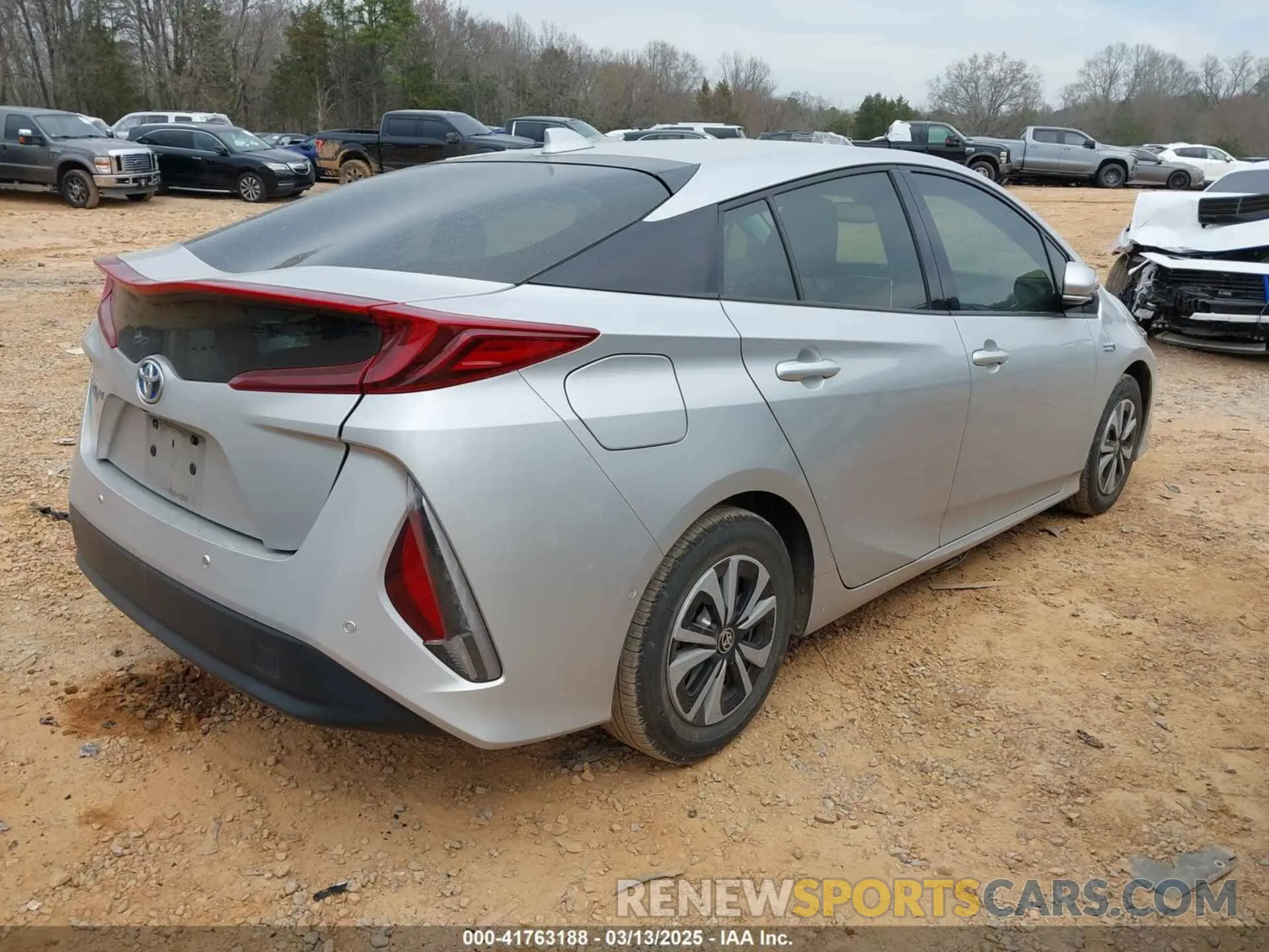 4 fotografías del automóvil dañado JTDKARFP8K3109905 TOYOTA PRIUS PRIME 2019