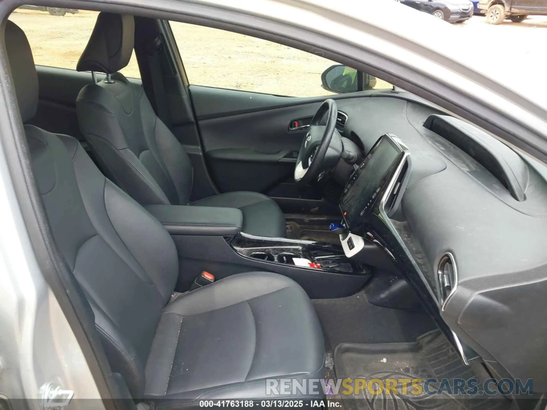5 fotografías del automóvil dañado JTDKARFP8K3109905 TOYOTA PRIUS PRIME 2019