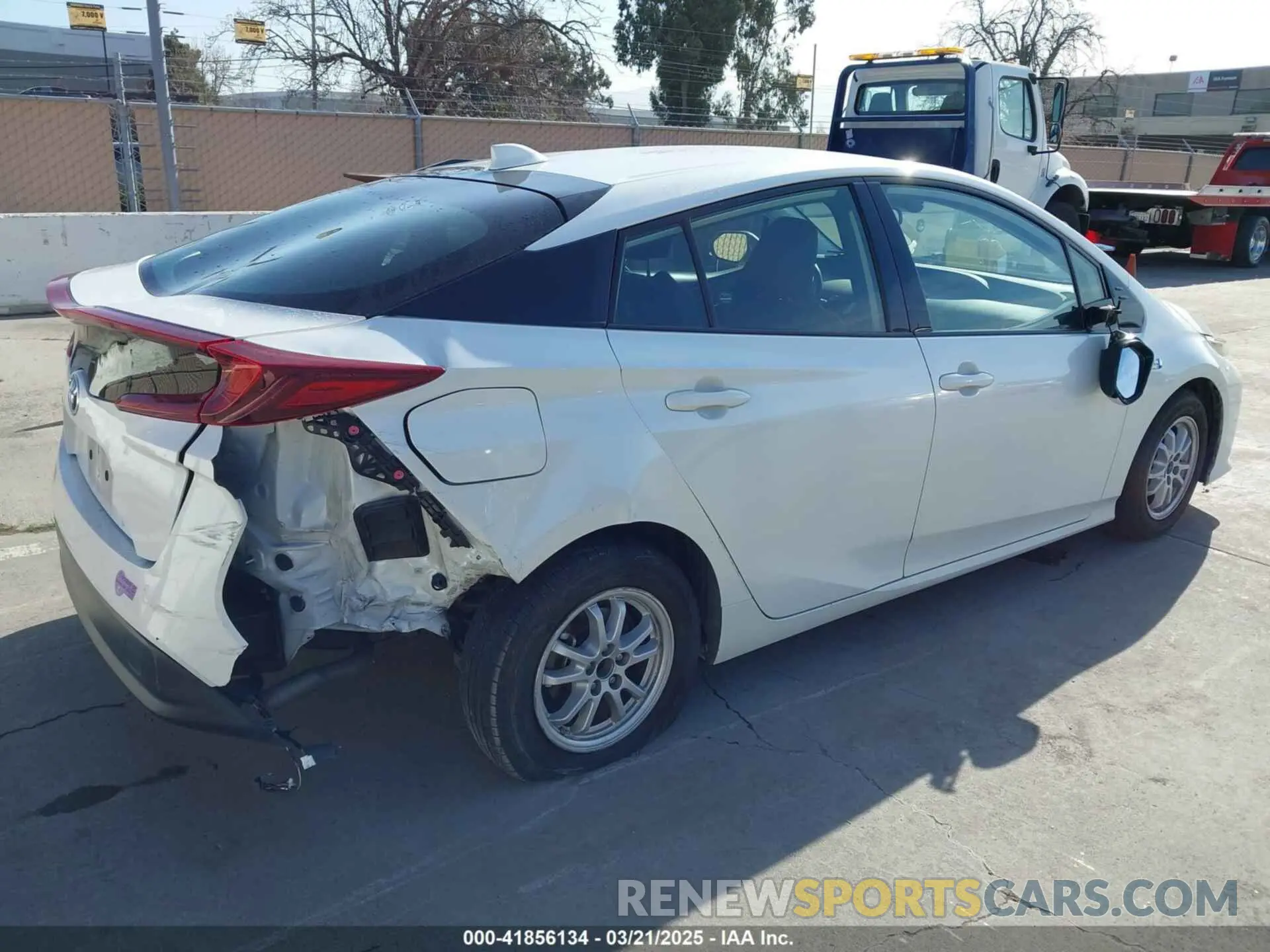 4 fotografías del automóvil dañado JTDKARFP1L3124814 TOYOTA PRIUS PRIME 2020