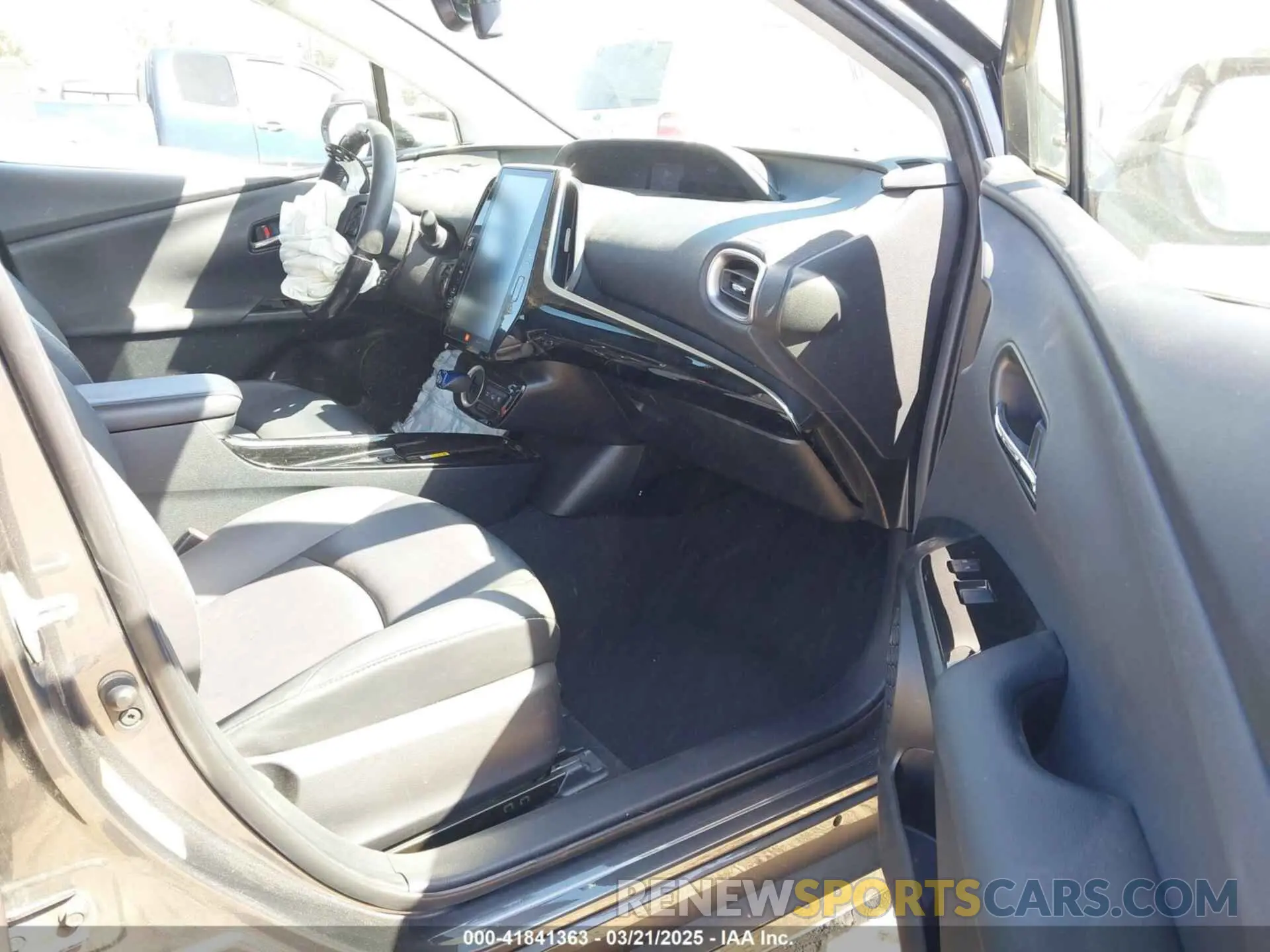 5 fotografías del automóvil dañado JTDKARFP1L3145839 TOYOTA PRIUS PRIME 2020