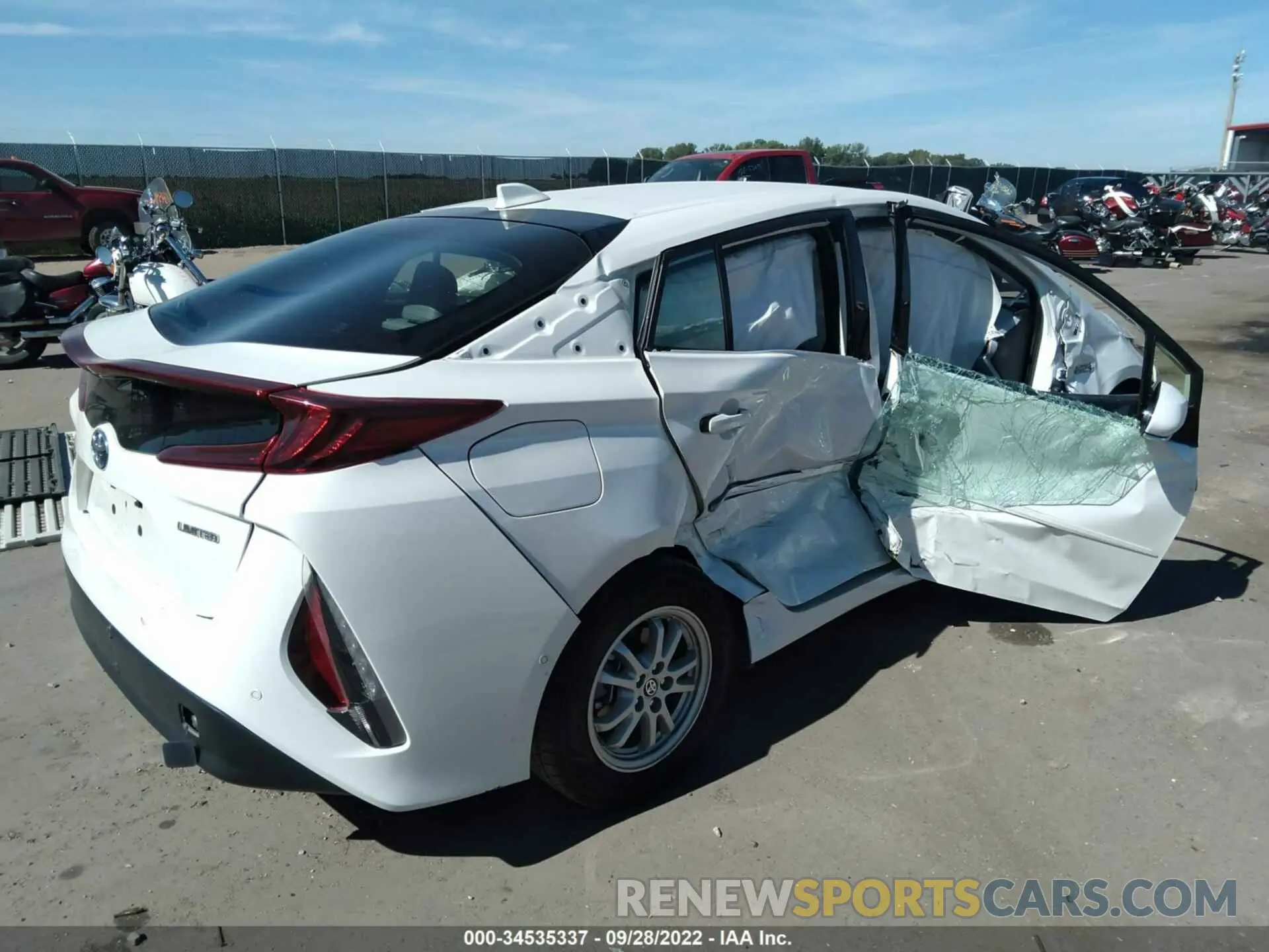 4 fotografías del automóvil dañado JTDKARFP3L3144076 TOYOTA PRIUS PRIME 2020