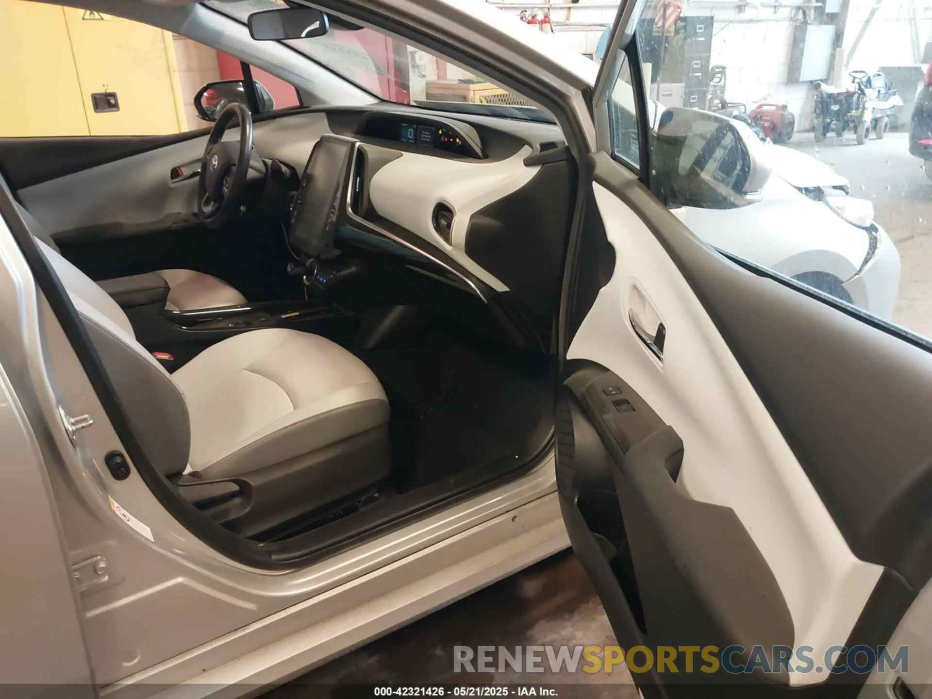 5 fotografías del automóvil dañado JTDKARFP3L3150458 TOYOTA PRIUS PRIME 2020