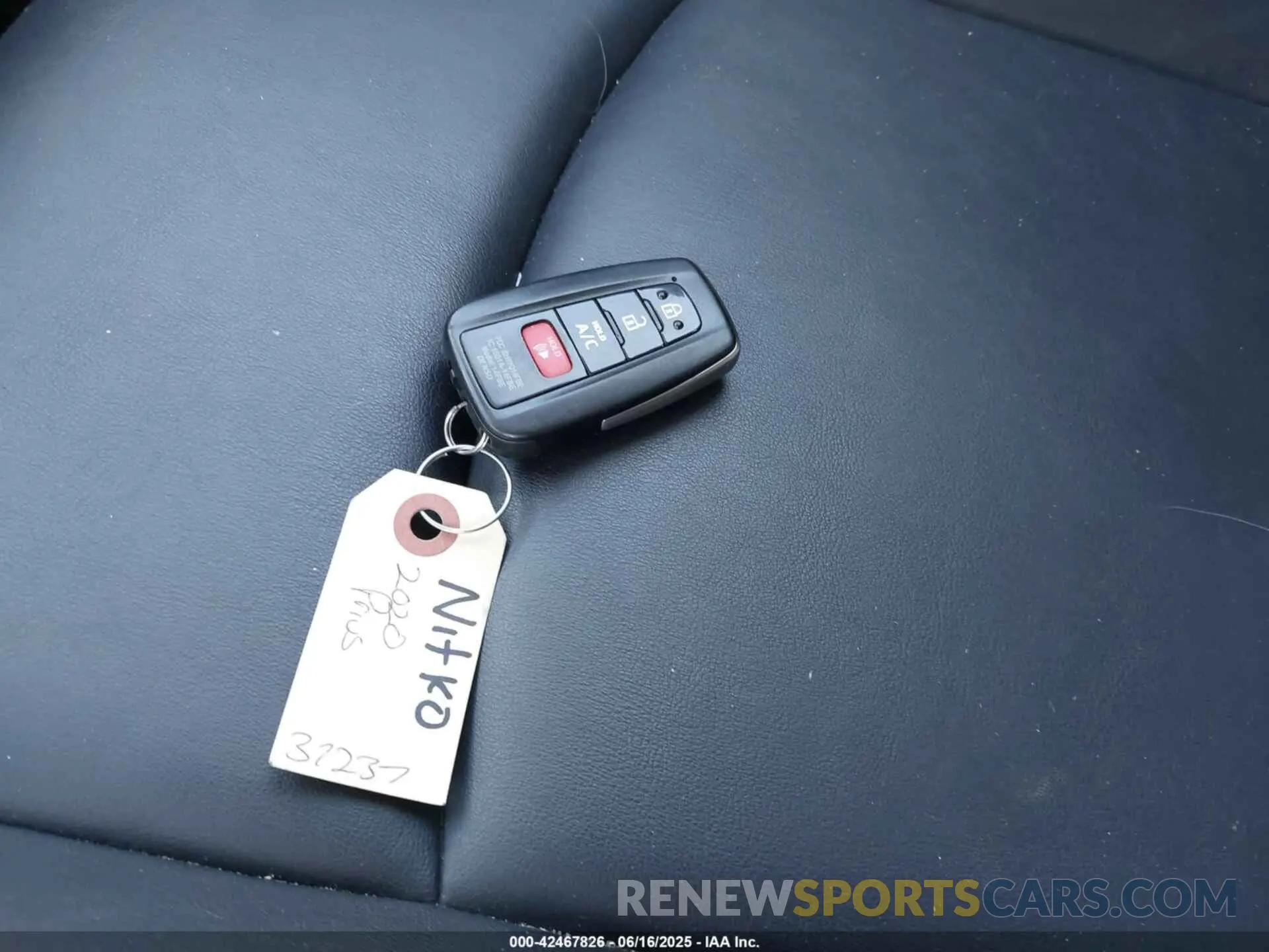 11 fotografías del automóvil dañado JTDKARFP3L3156910 TOYOTA PRIUS PRIME 2020