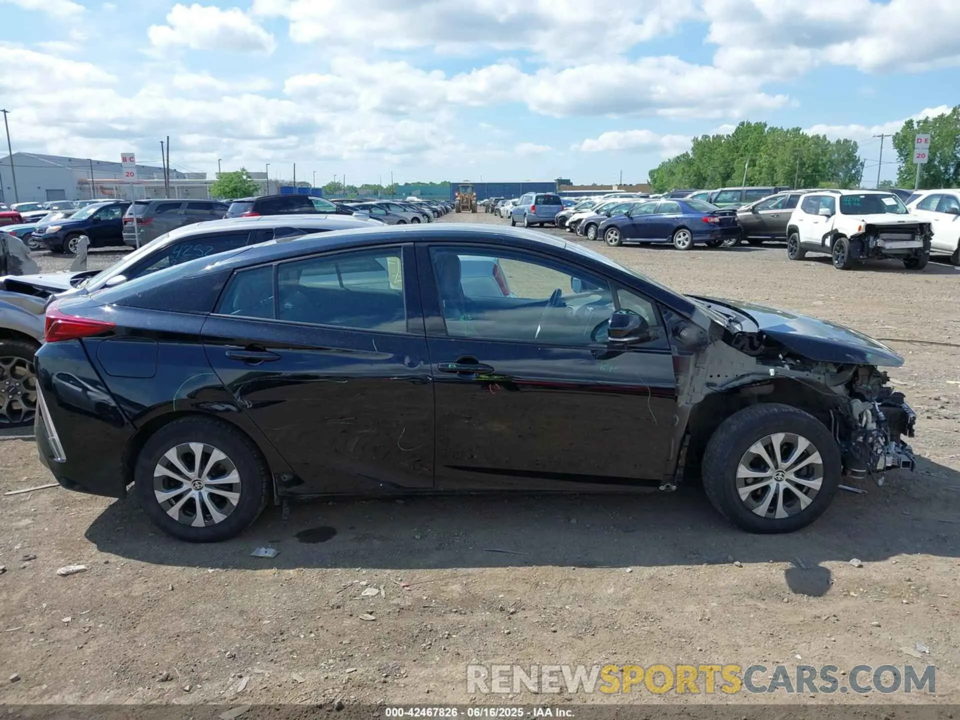 13 fotografías del automóvil dañado JTDKARFP3L3156910 TOYOTA PRIUS PRIME 2020