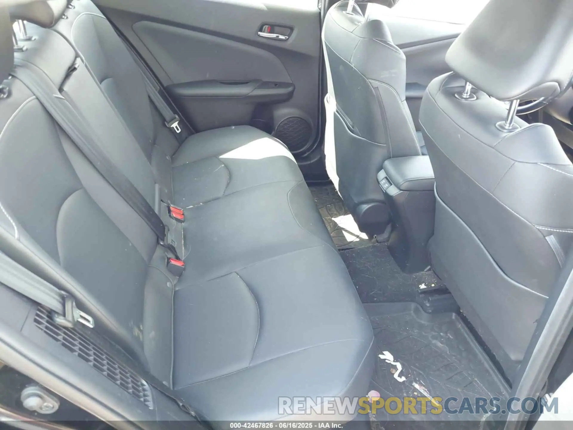 8 fotografías del automóvil dañado JTDKARFP3L3156910 TOYOTA PRIUS PRIME 2020