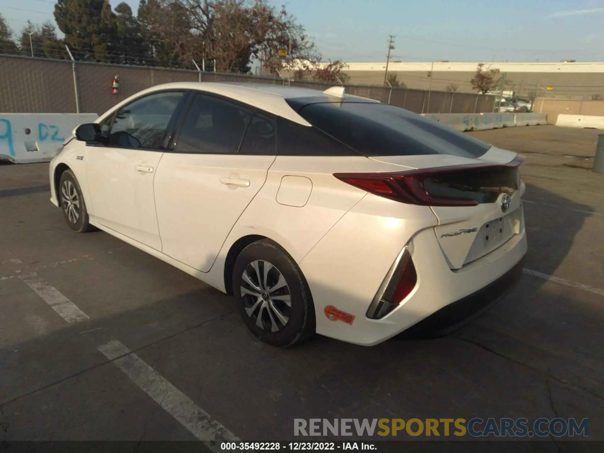 3 fotografías del automóvil dañado JTDKARFP4L3128839 TOYOTA PRIUS PRIME 2020