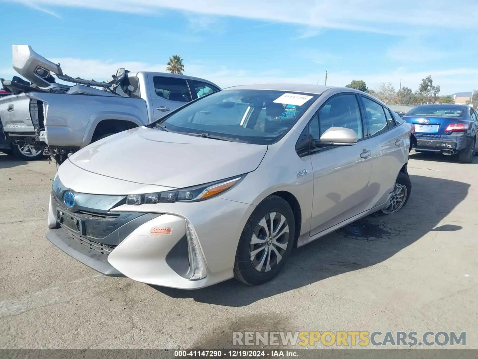 2 fotografías del automóvil dañado JTDKARFP6L3132892 TOYOTA PRIUS PRIME 2020