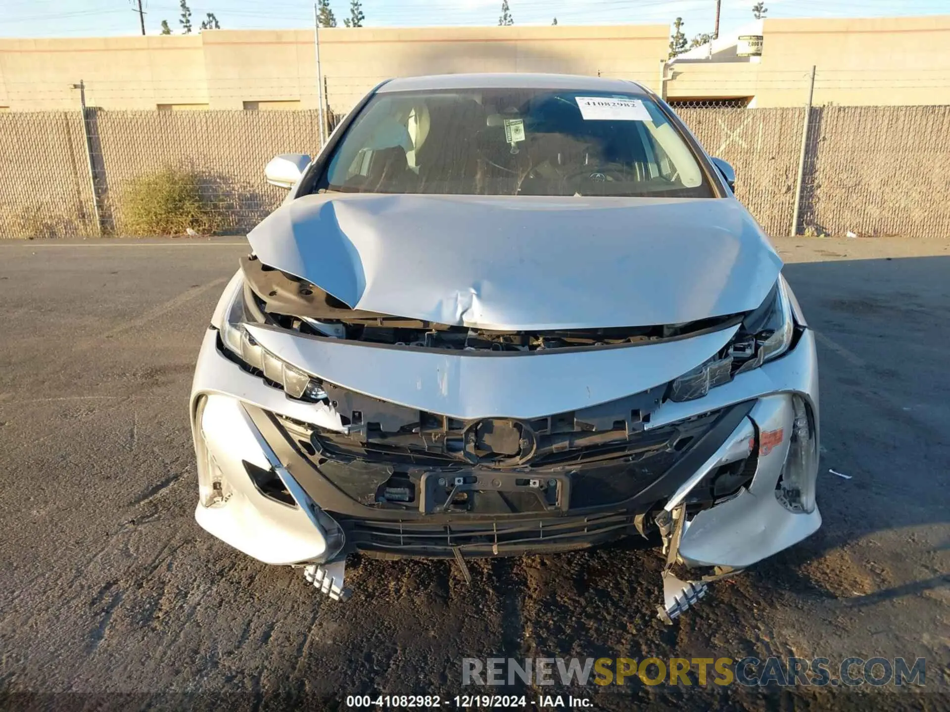 12 fotografías del automóvil dañado JTDKARFP6L3134626 TOYOTA PRIUS PRIME 2020