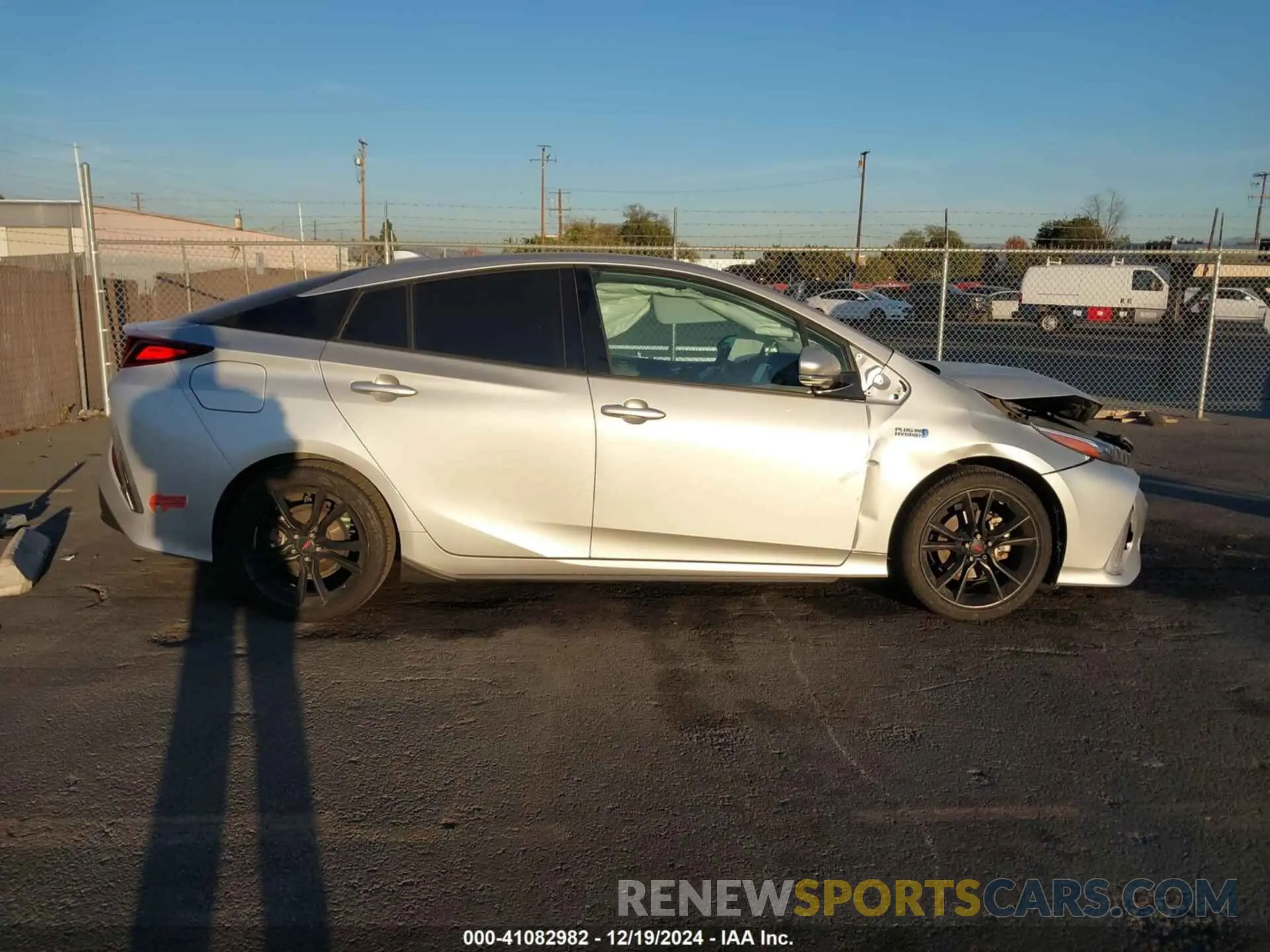 13 fotografías del automóvil dañado JTDKARFP6L3134626 TOYOTA PRIUS PRIME 2020