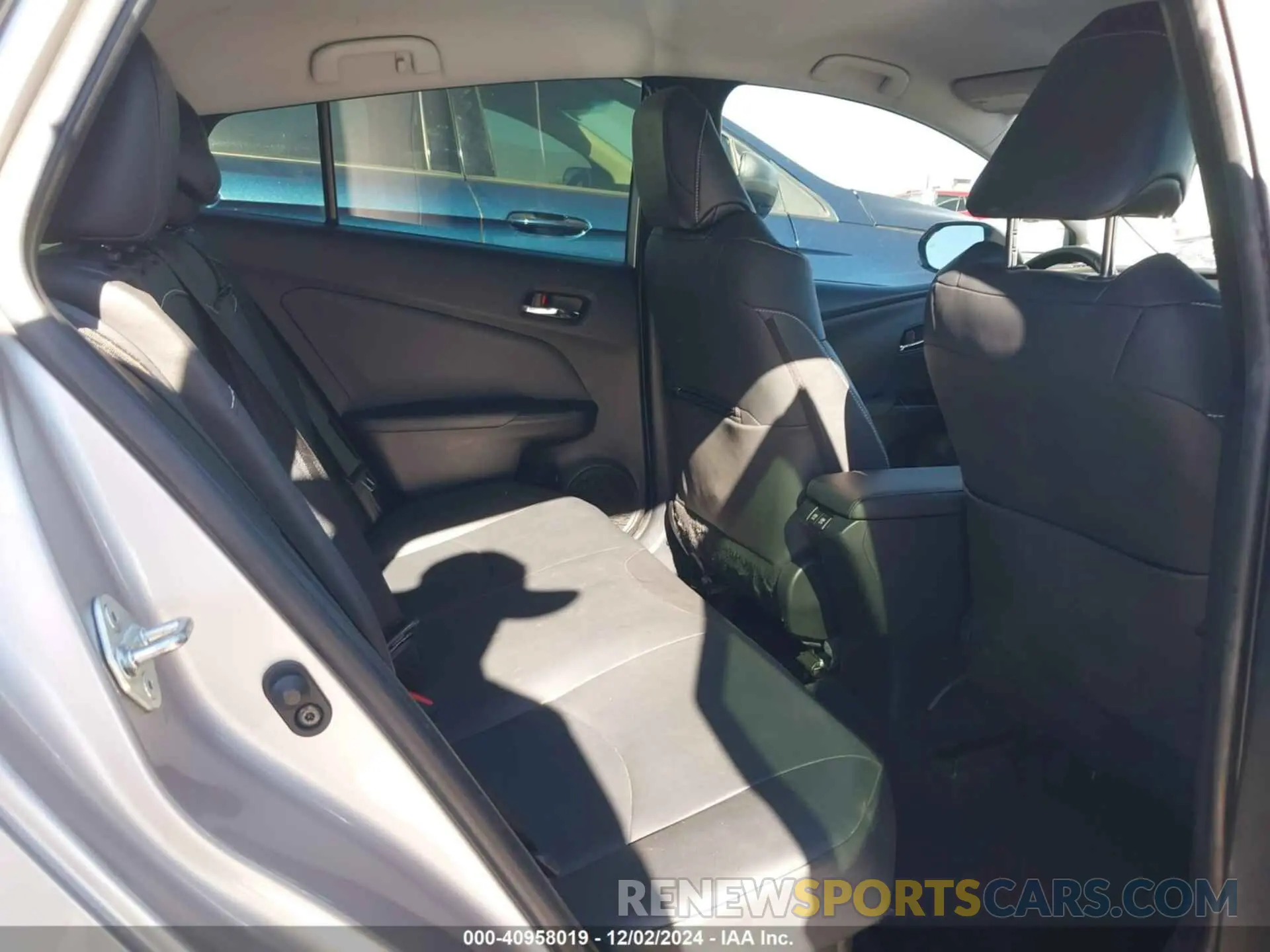 8 fotografías del automóvil dañado JTDKARFP6L3148820 TOYOTA PRIUS PRIME 2020